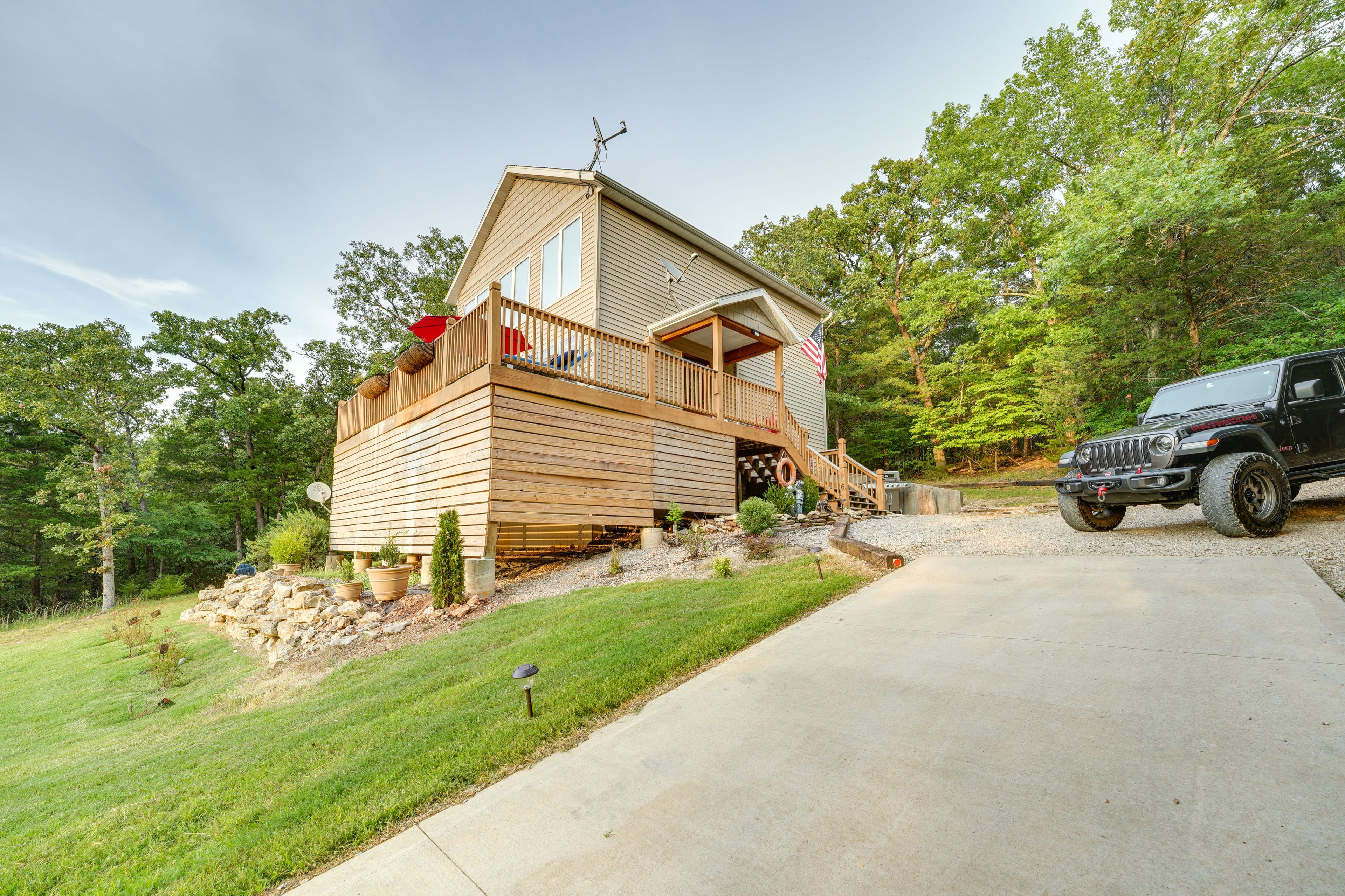 Parking | Ample Driveway Parking | Boat Parking at Bottom