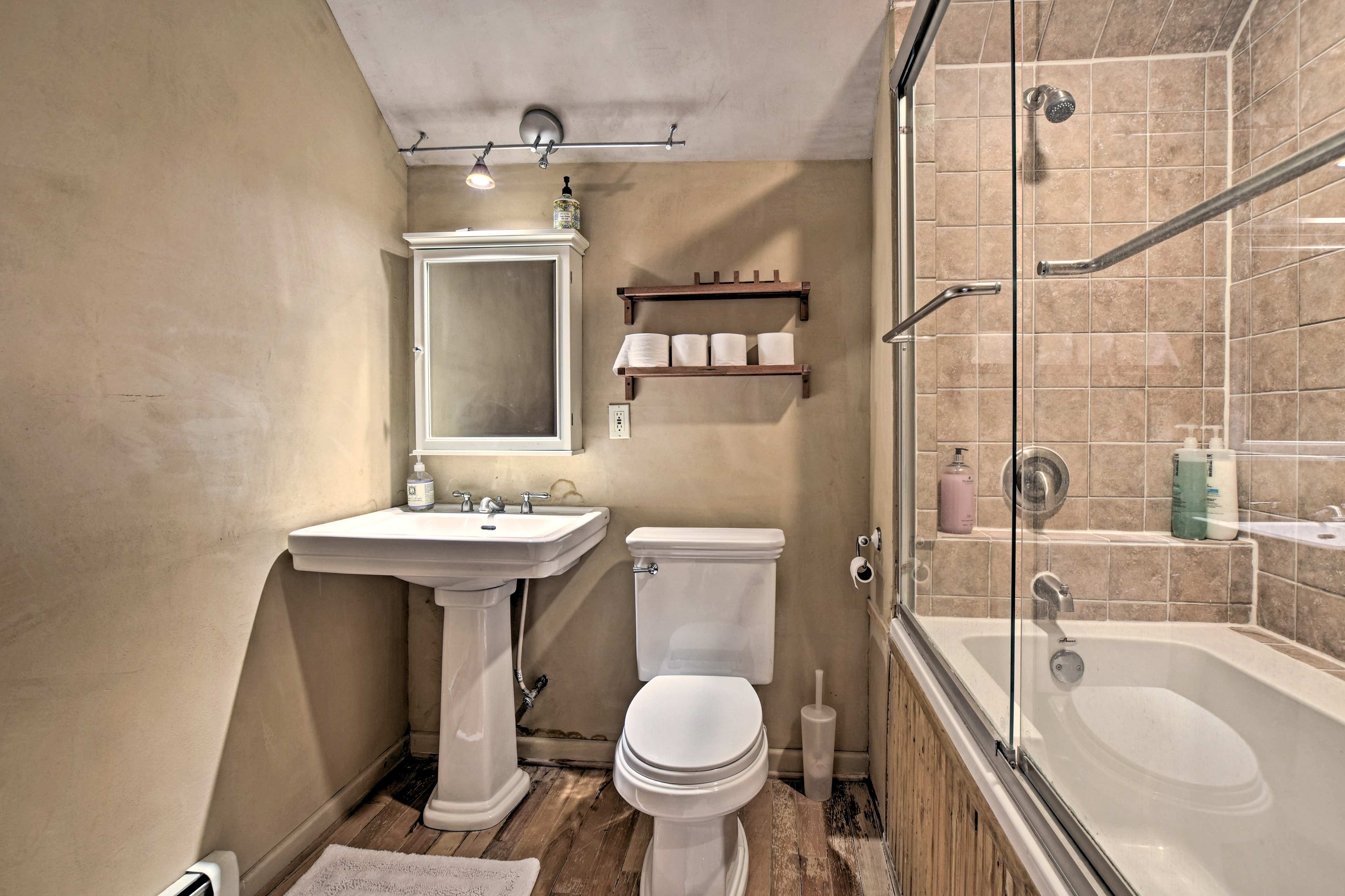 Full Bathroom