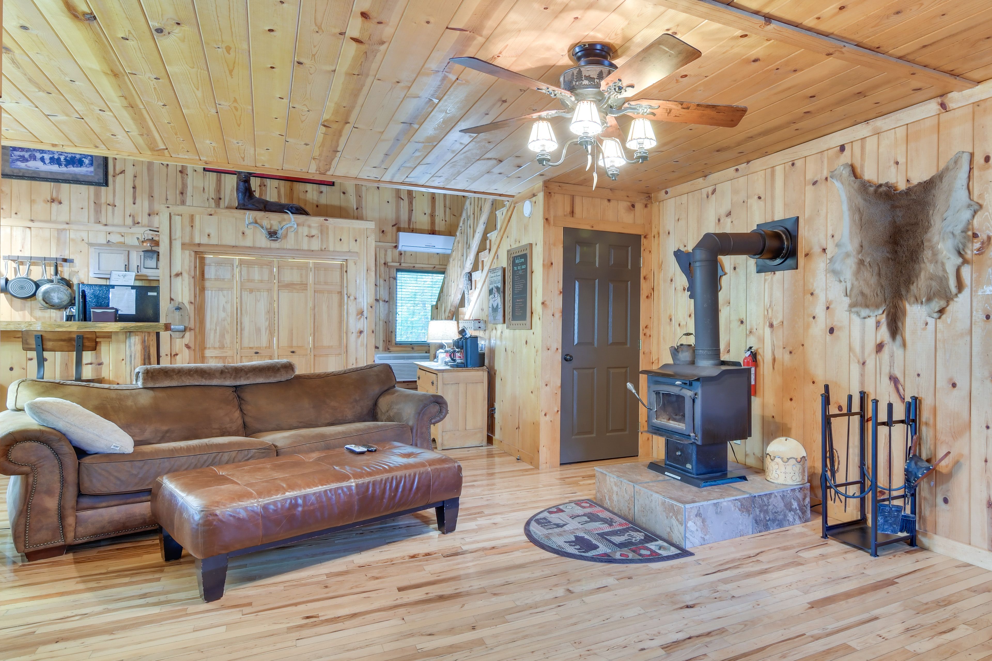 Living Room | Sleeper Sofa | Full Futon | 1st Floor | Smart TV | Window A/C Unit