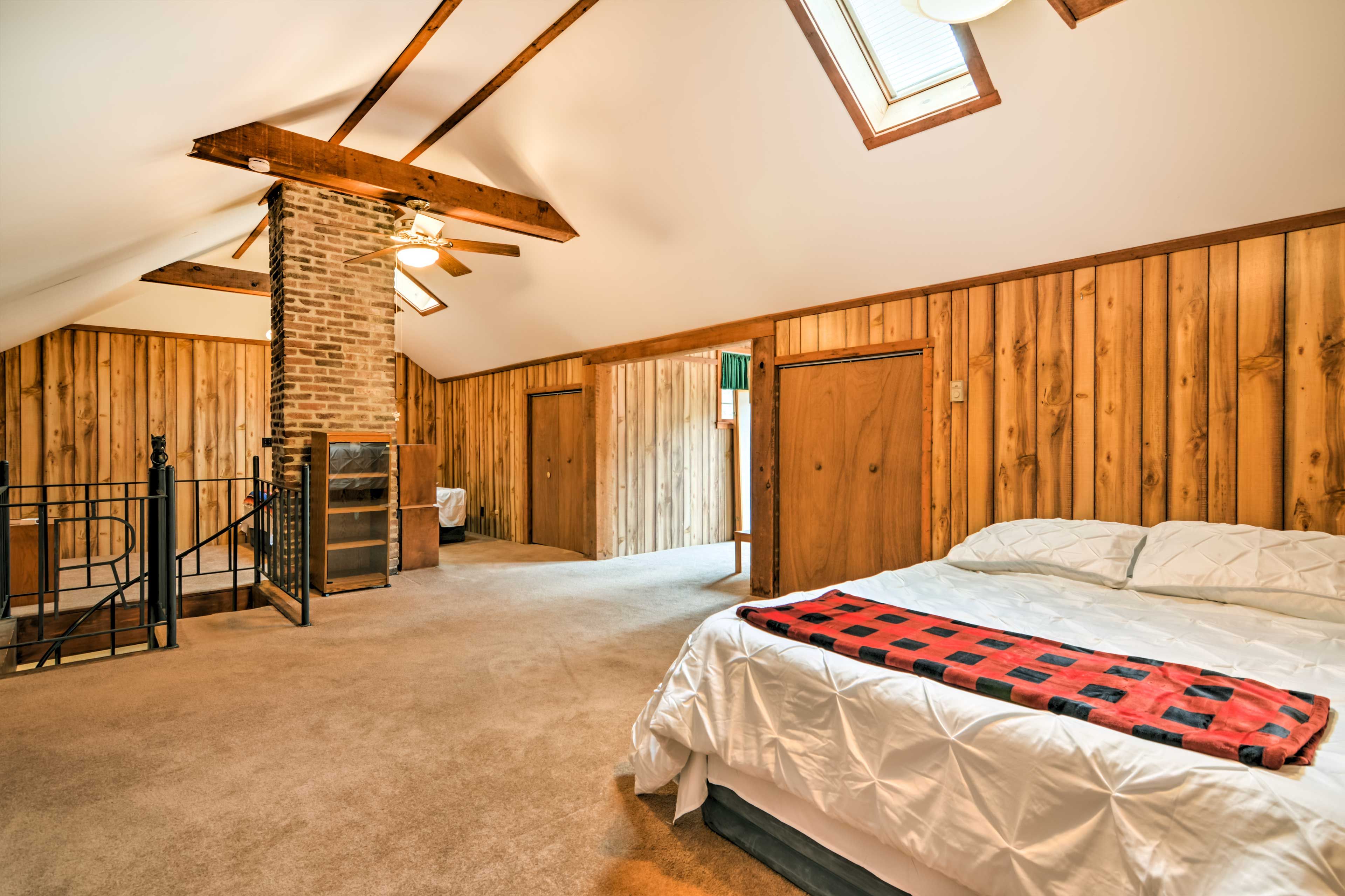 Bedroom 6 (Loft) | 4 Queen Beds | 2nd Floor