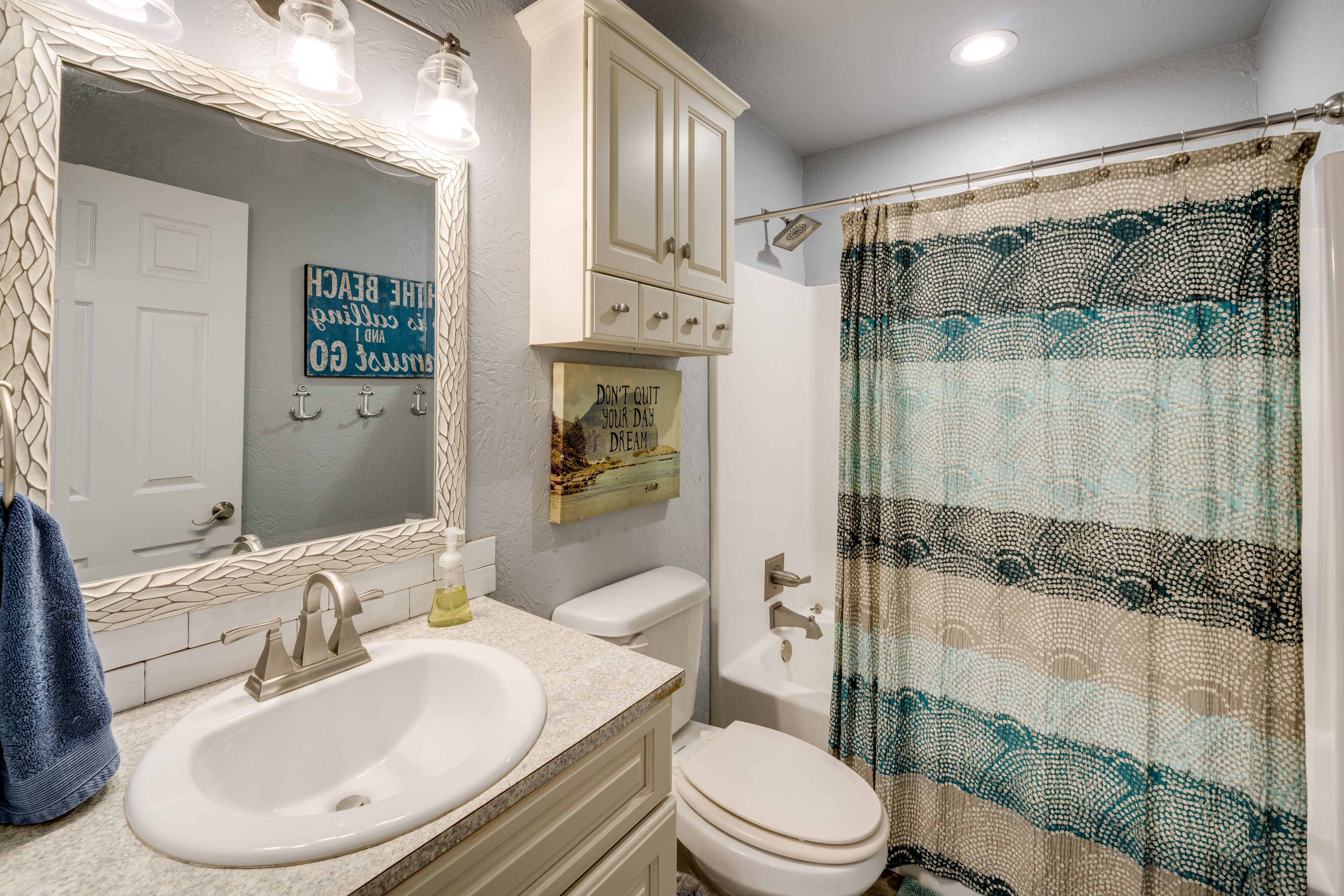 Full Bathroom