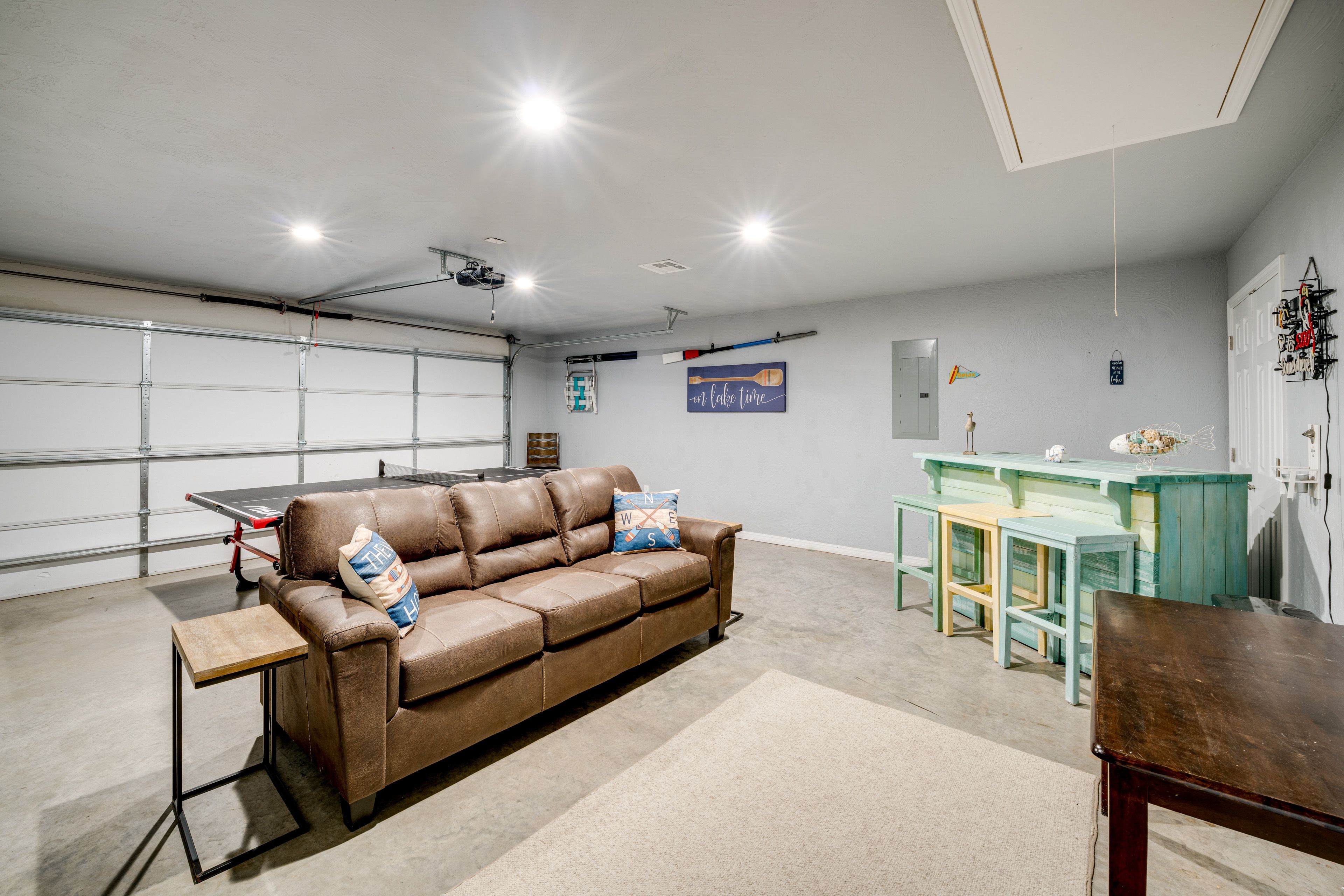 Game Room | Queen Sleeper Sofa