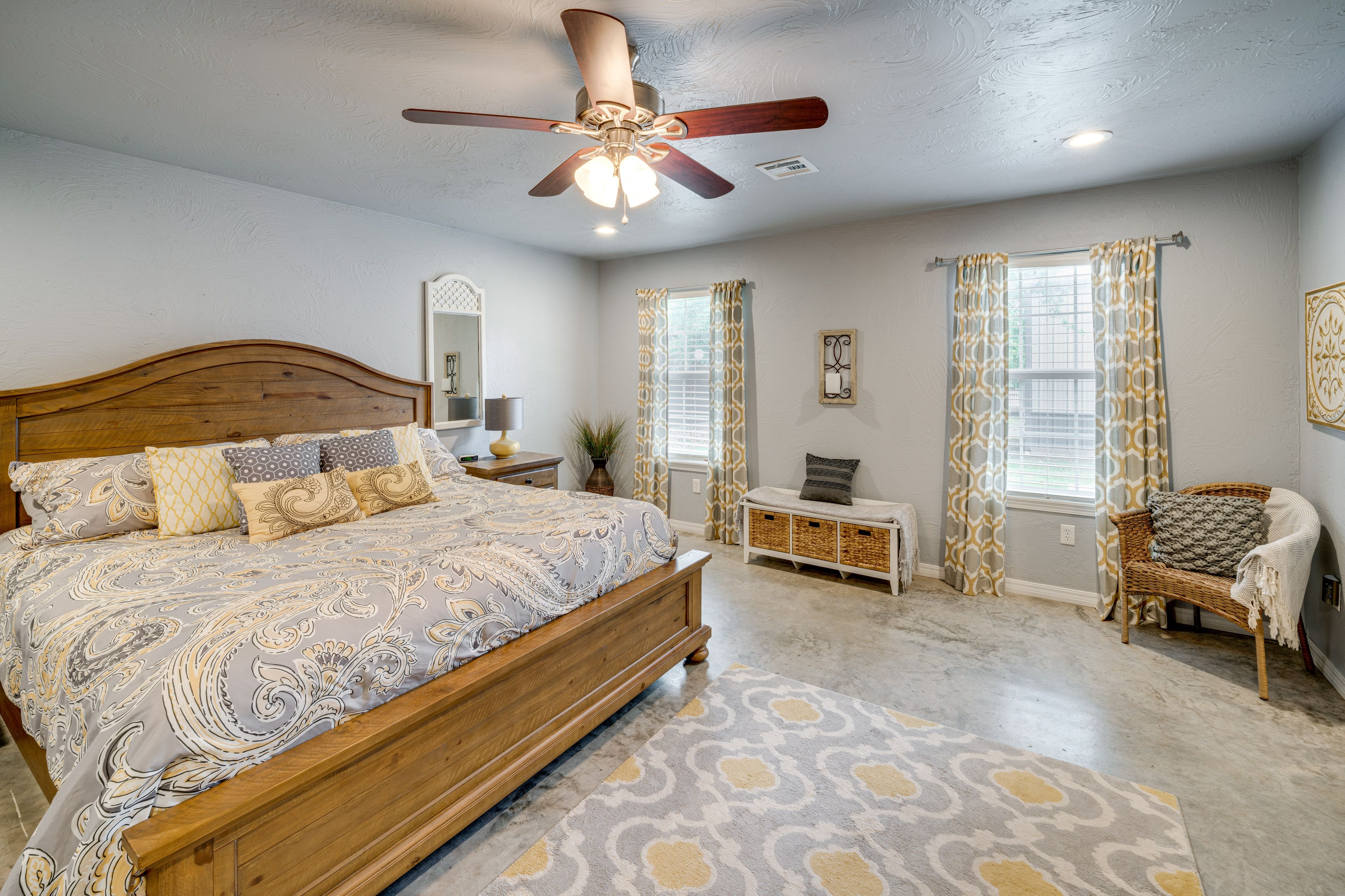 Bedroom 1 | King Bed | Linens Provided