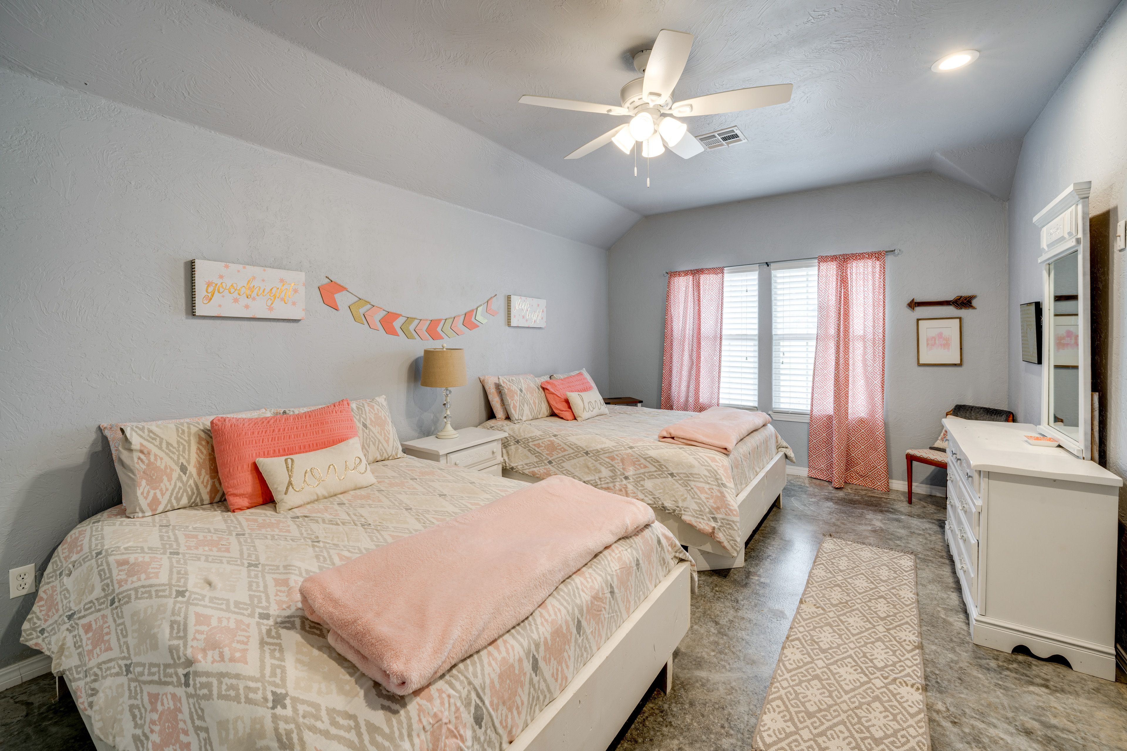 Bedroom 3 | 2 Queen Beds