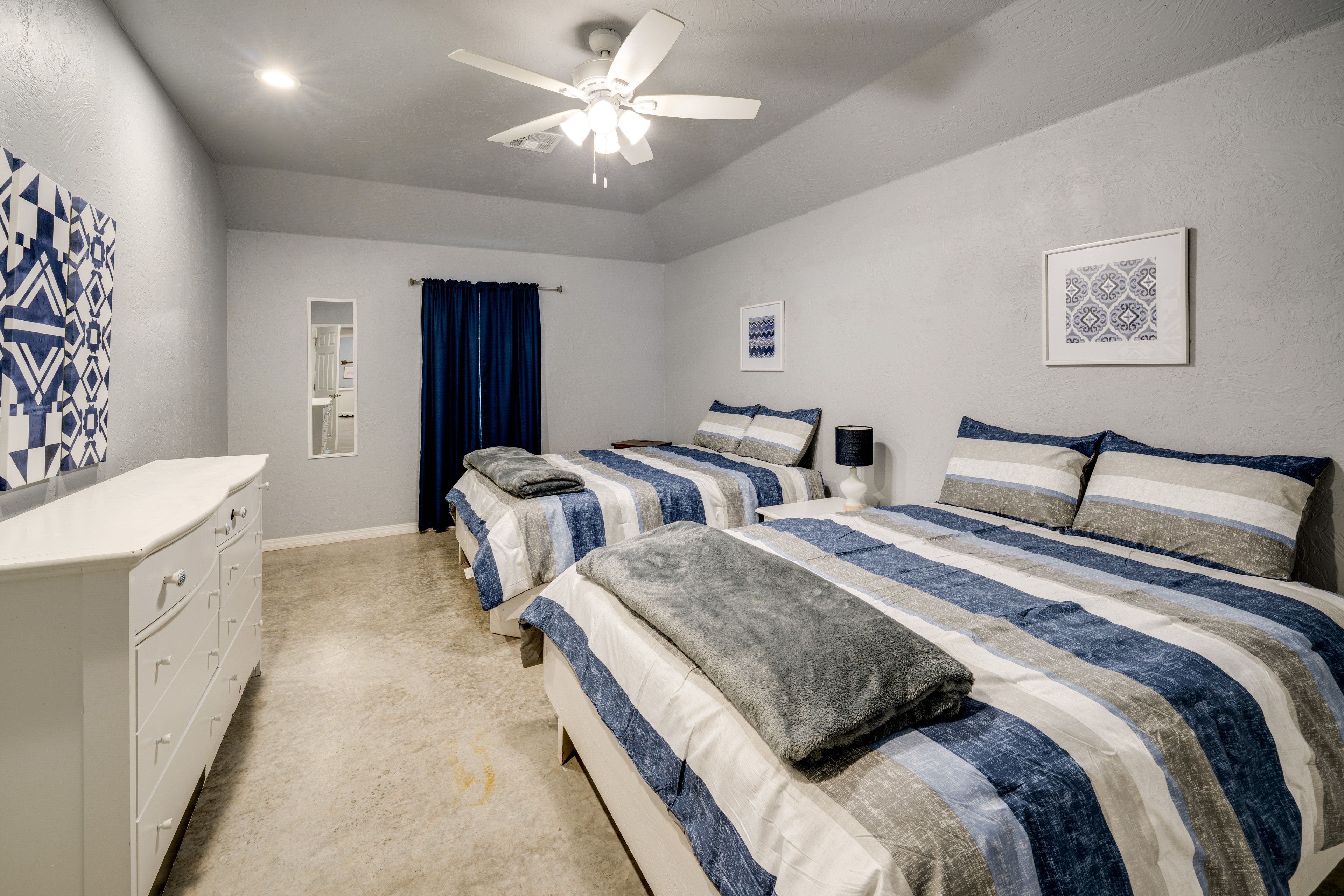 Bedroom 2 | 2 Queen Beds