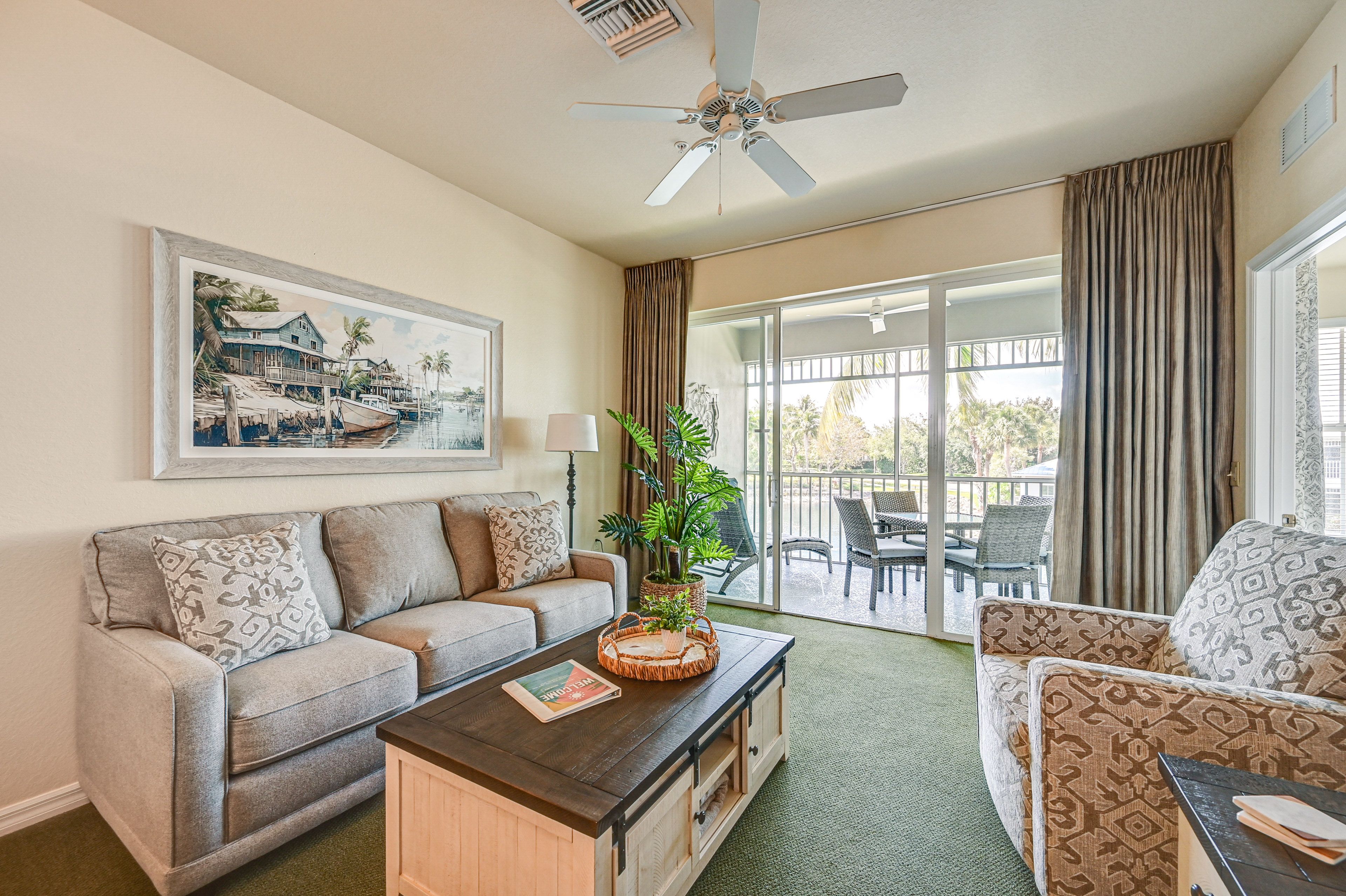 Sitting Room | Single-Story Condo | Free WiFi | Open Floor Plan