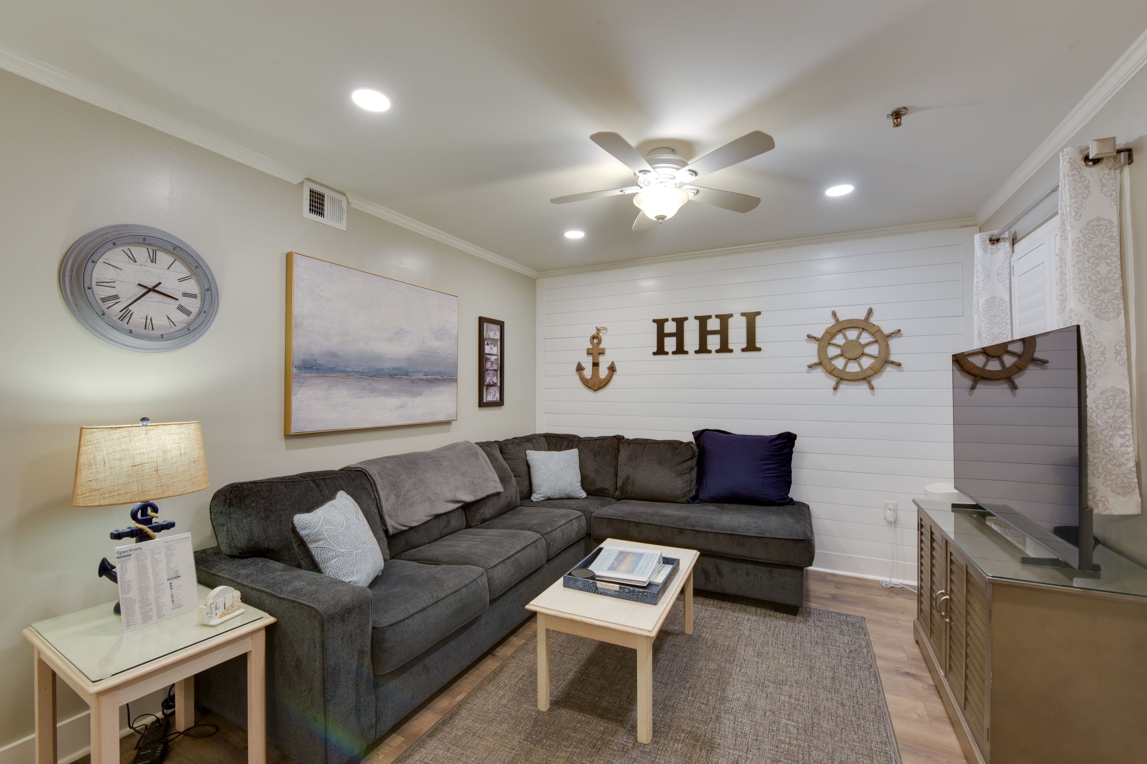 Living Room | Queen Sleeper Sofa