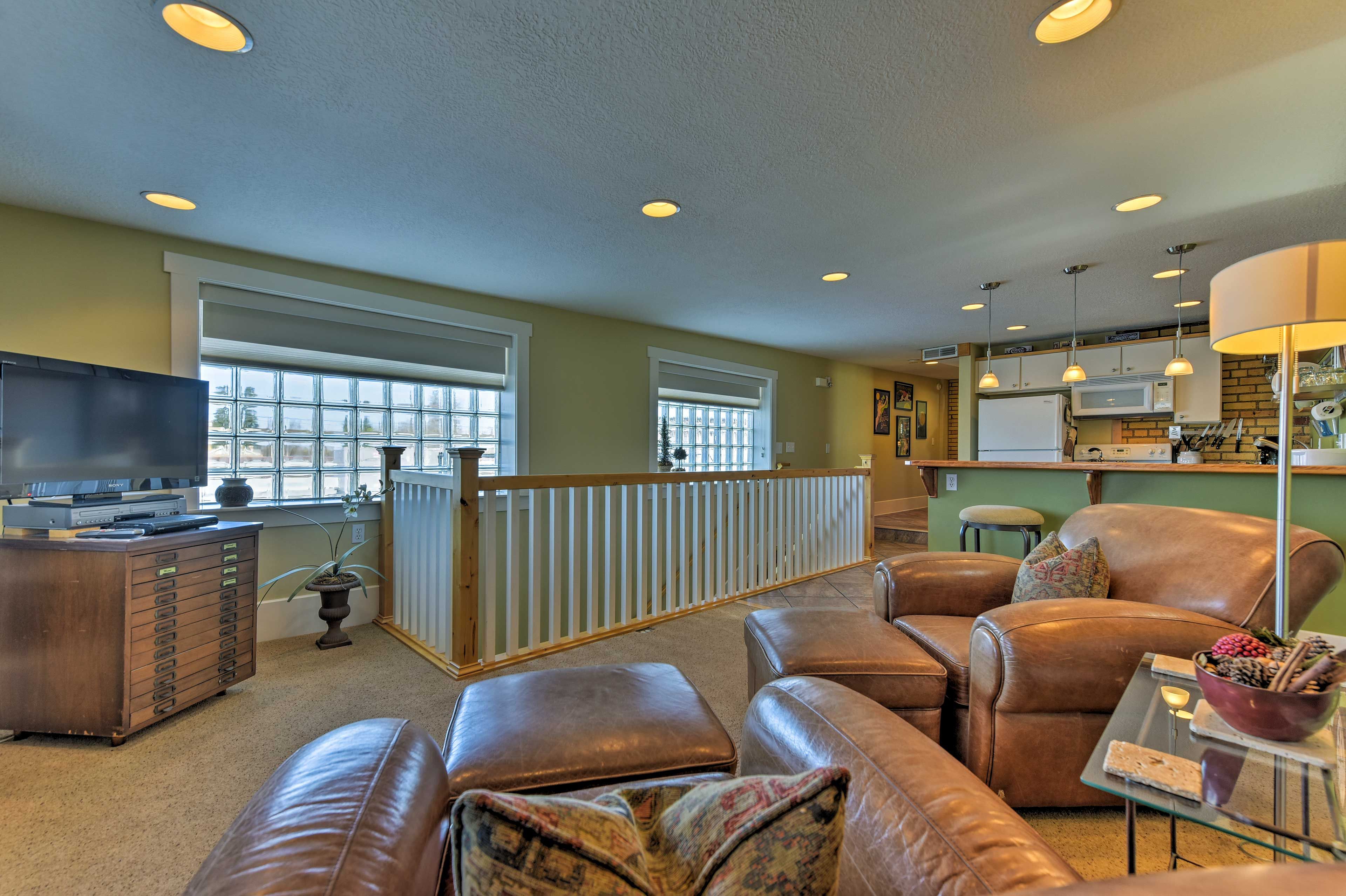 Living Area | Free WiFi | Smart TV