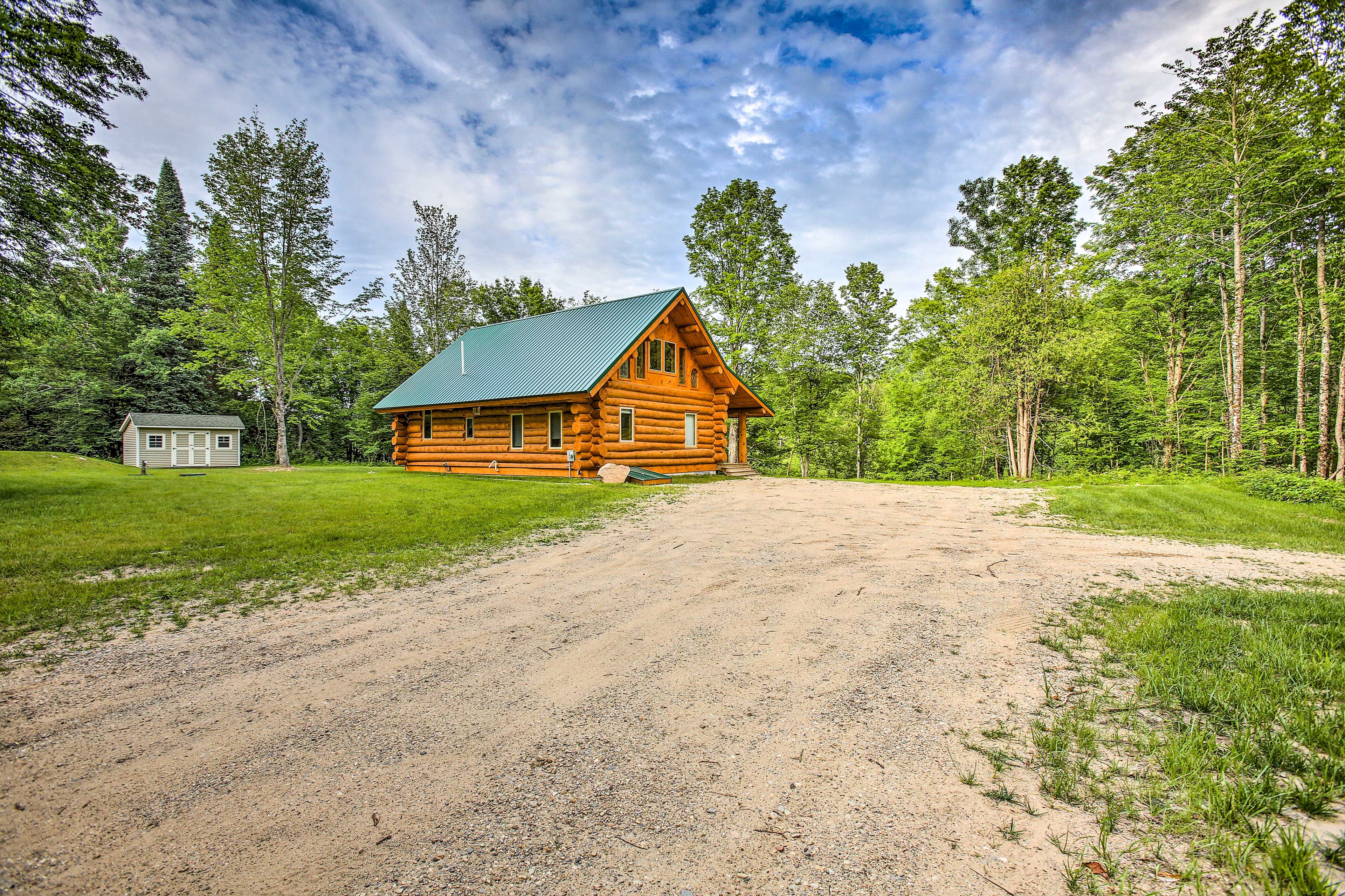 A long private drive adds the feeling of seclusion.