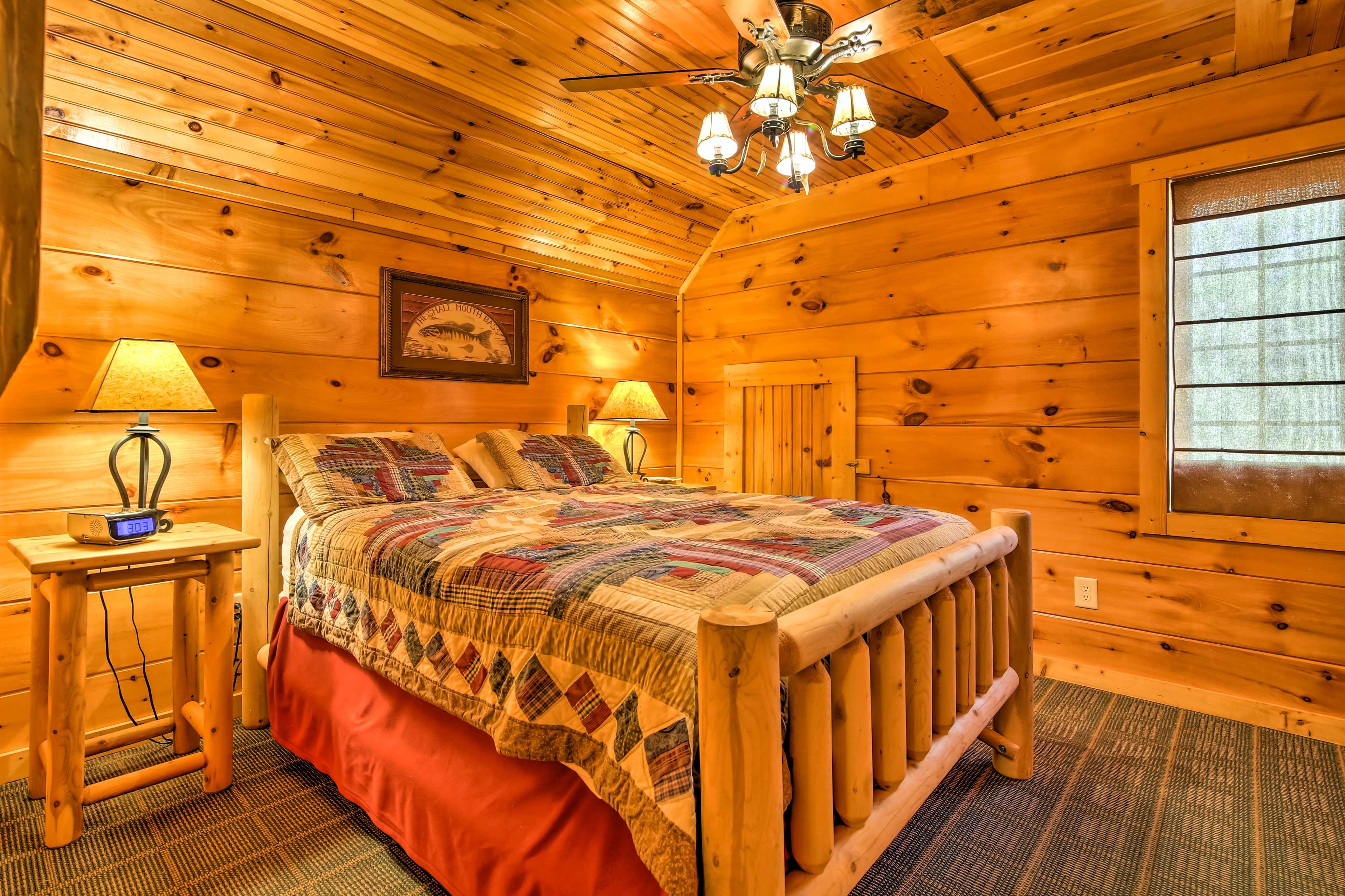 Bedroom 2 | Queen Bed