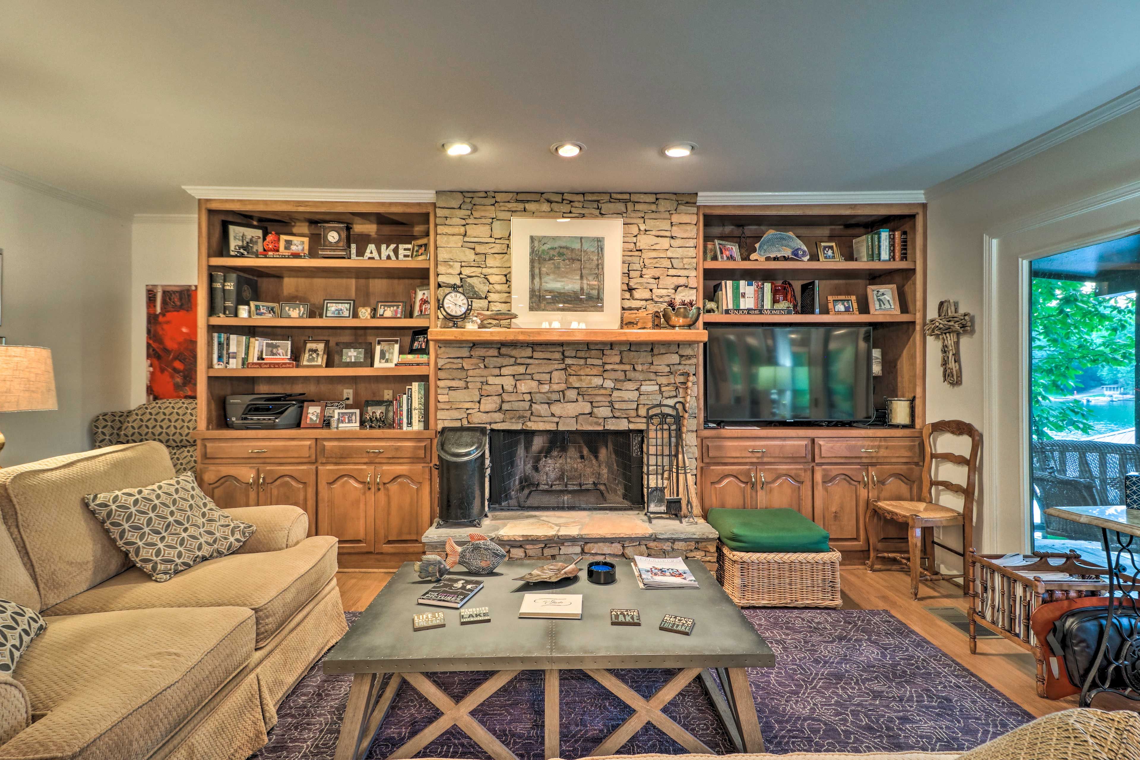Living Room | Free WiFi