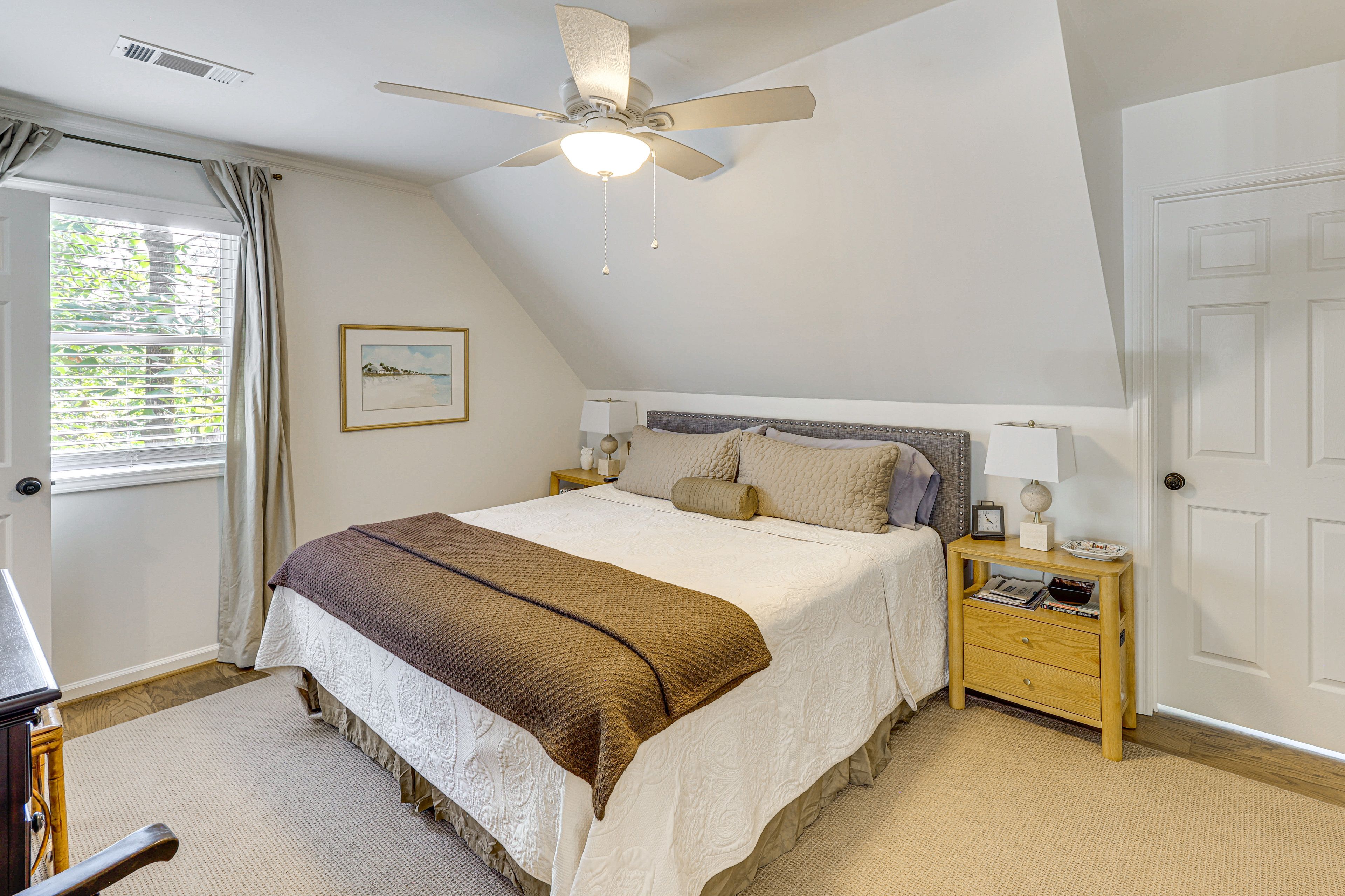 Bedroom 1 | King Bed