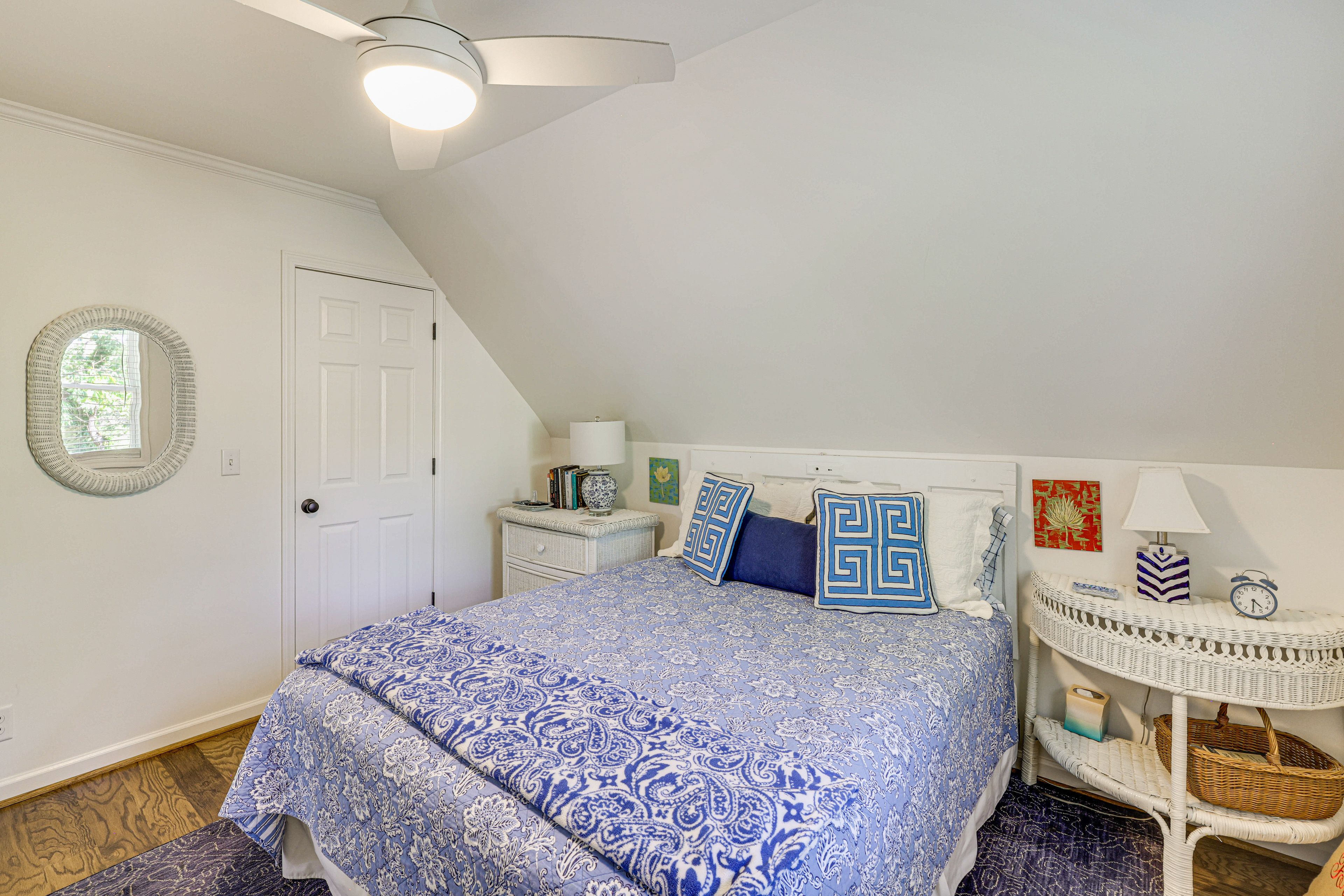 Bedroom 3 | Queen Bed