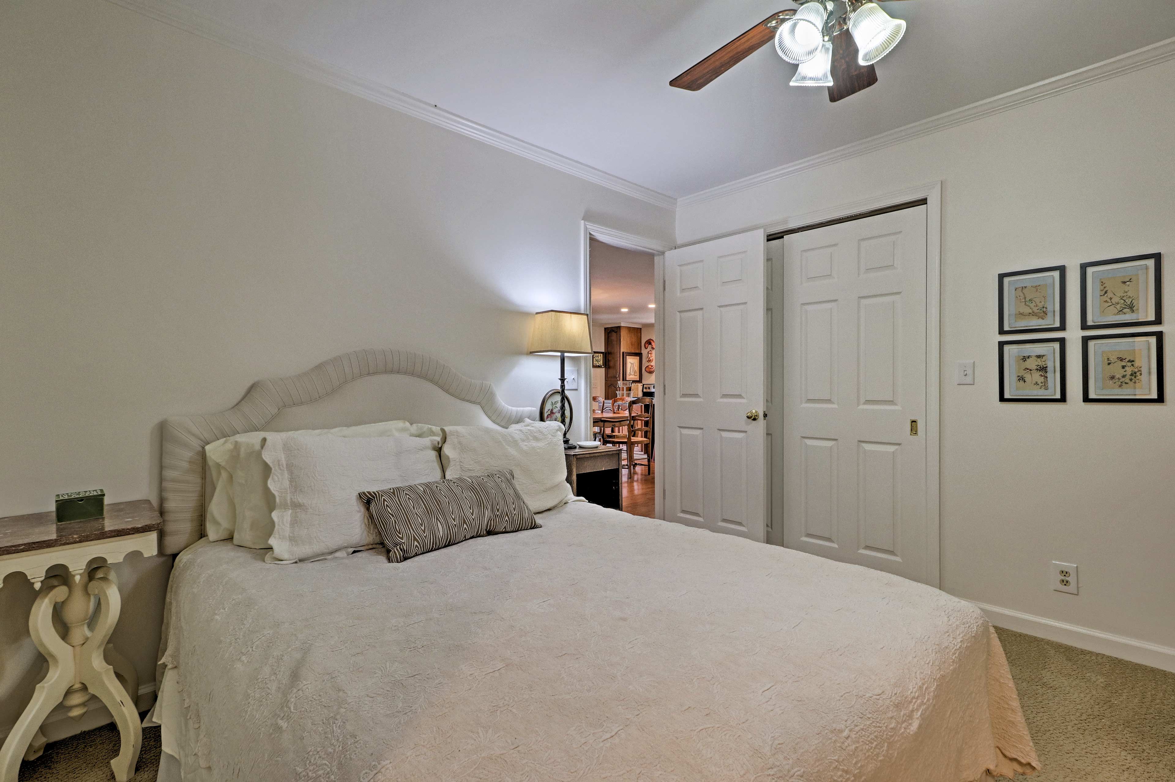 Bedroom 2 | Queen Bed