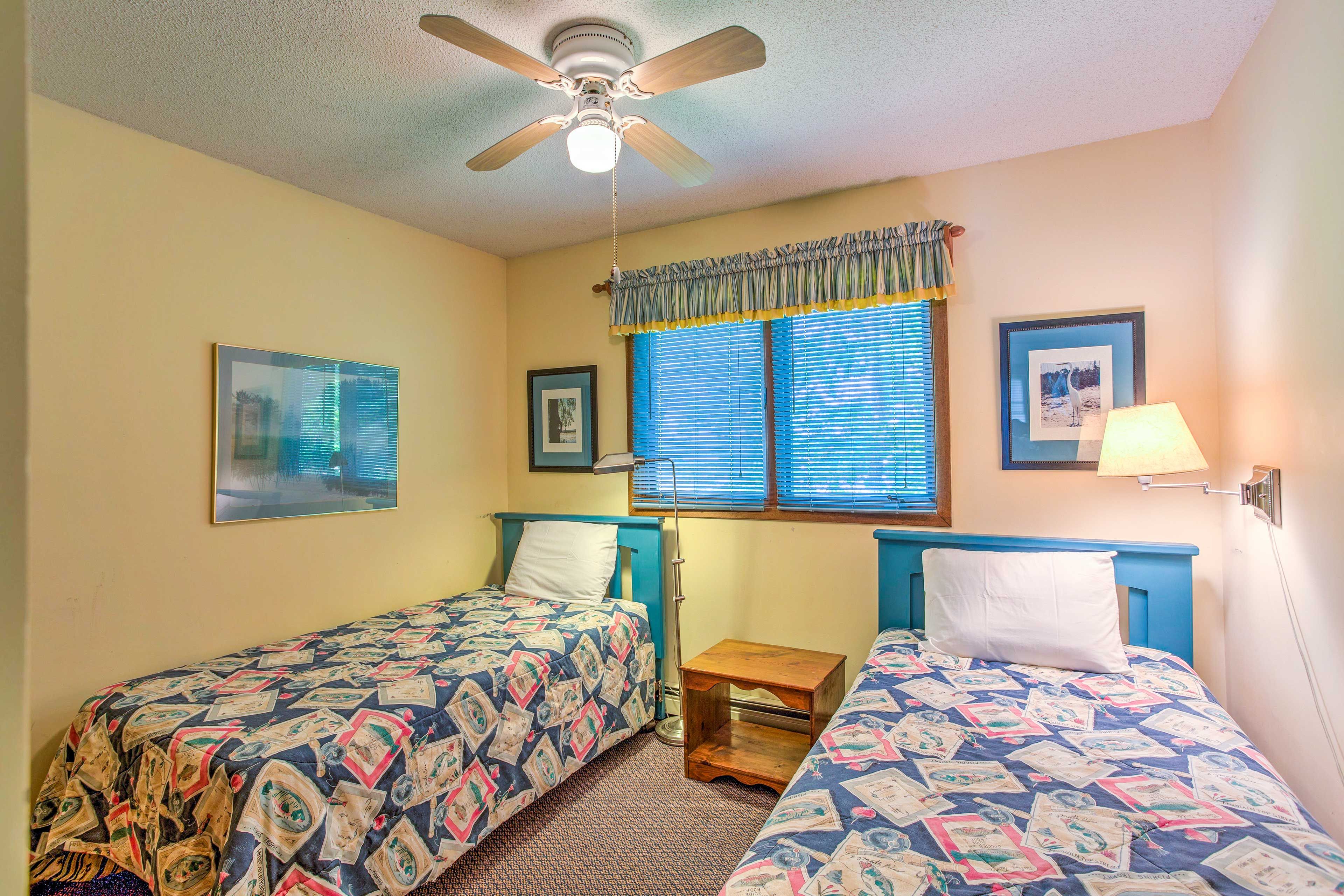 Bedroom 2 | 2 Twin Beds