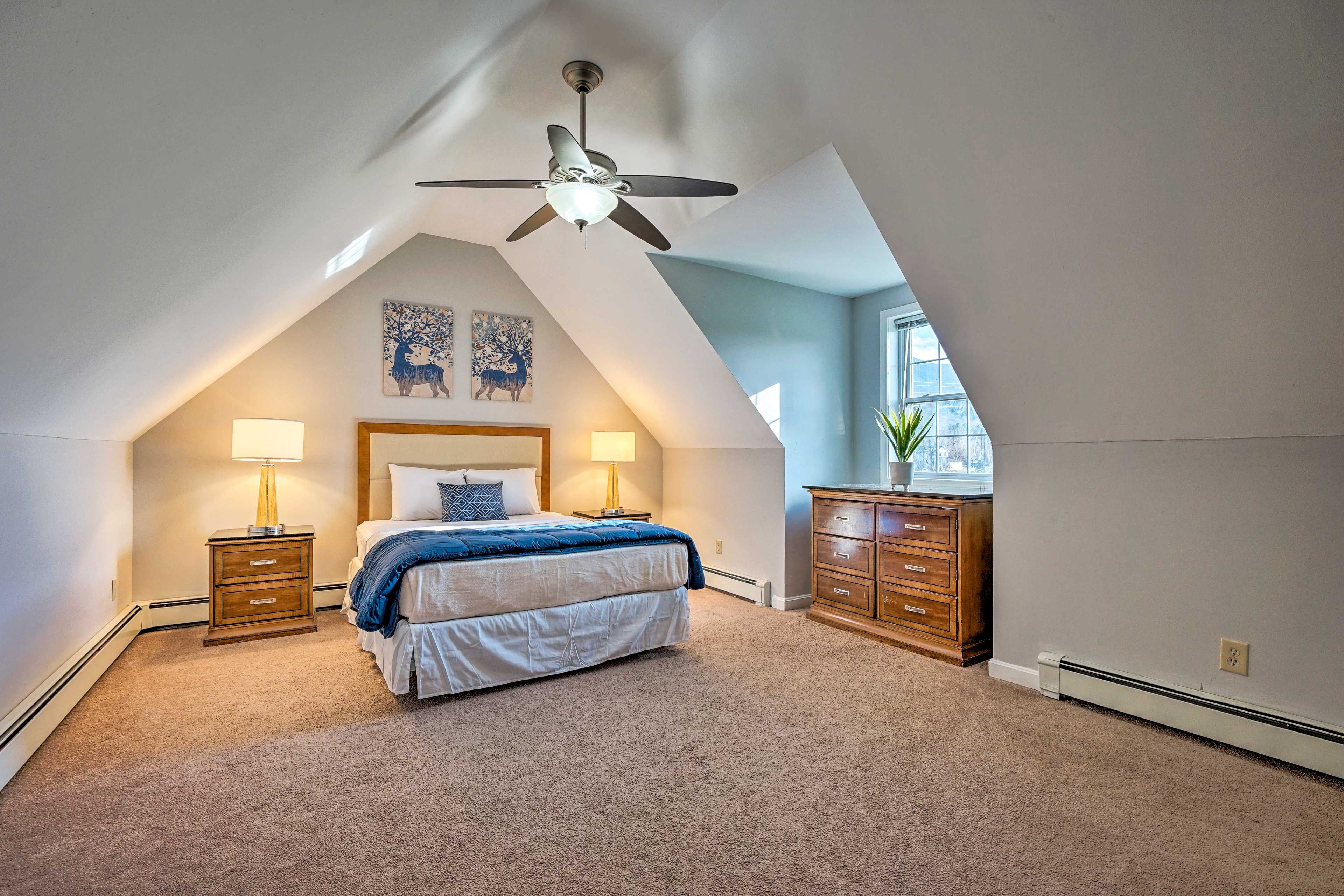 Bedroom 3 | Queen Bed