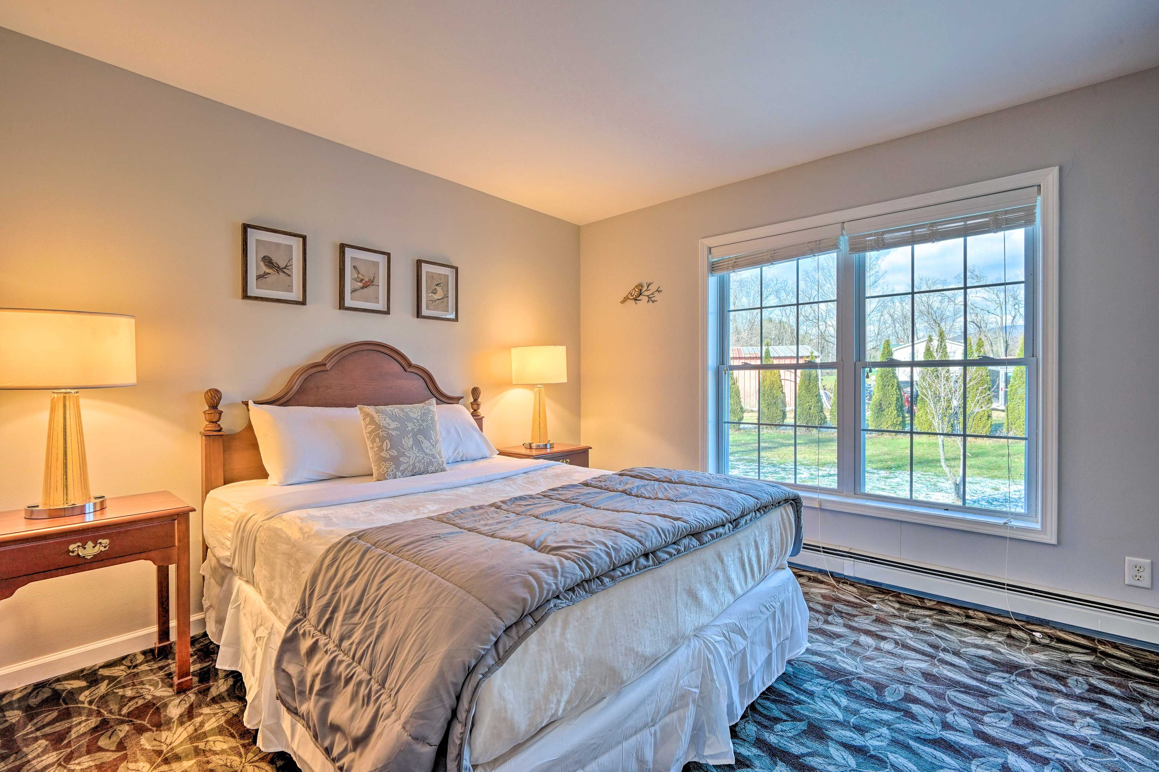 Bedroom 2 | Queen Bed