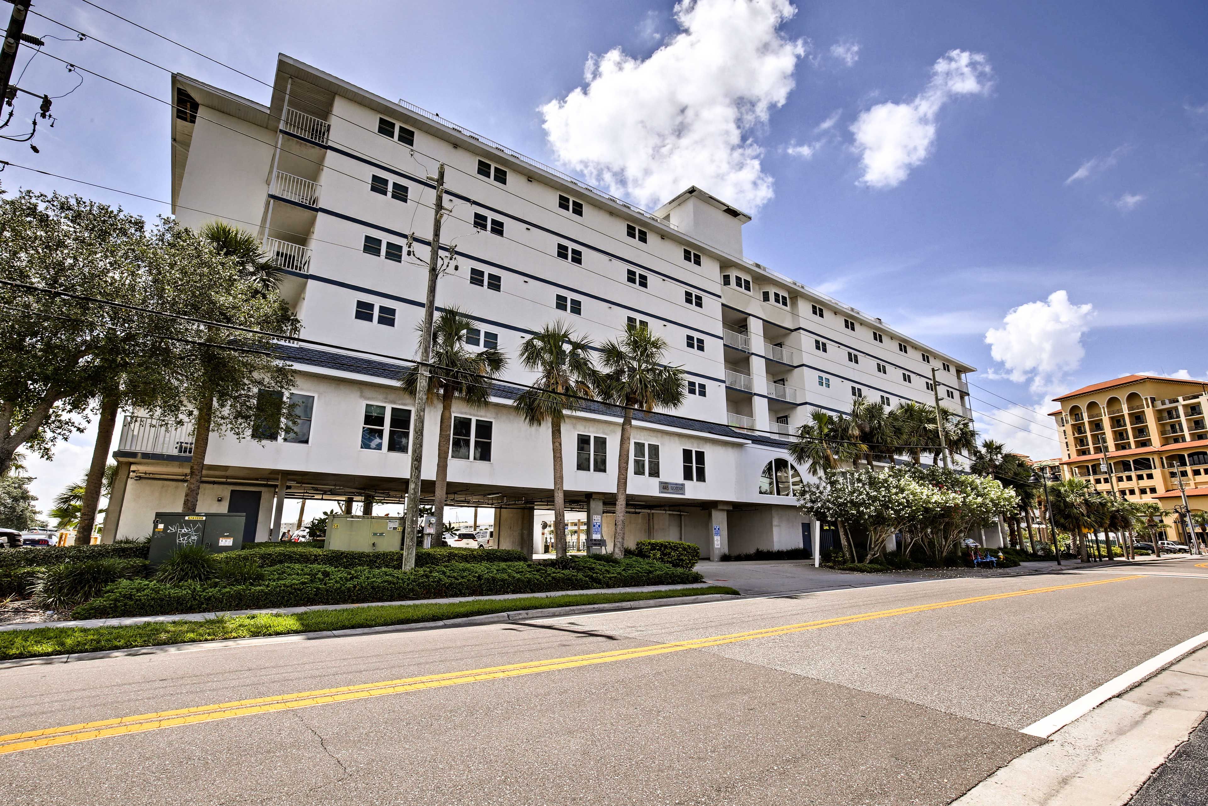 Parking | Community Parking Lot (1 Vehicle)