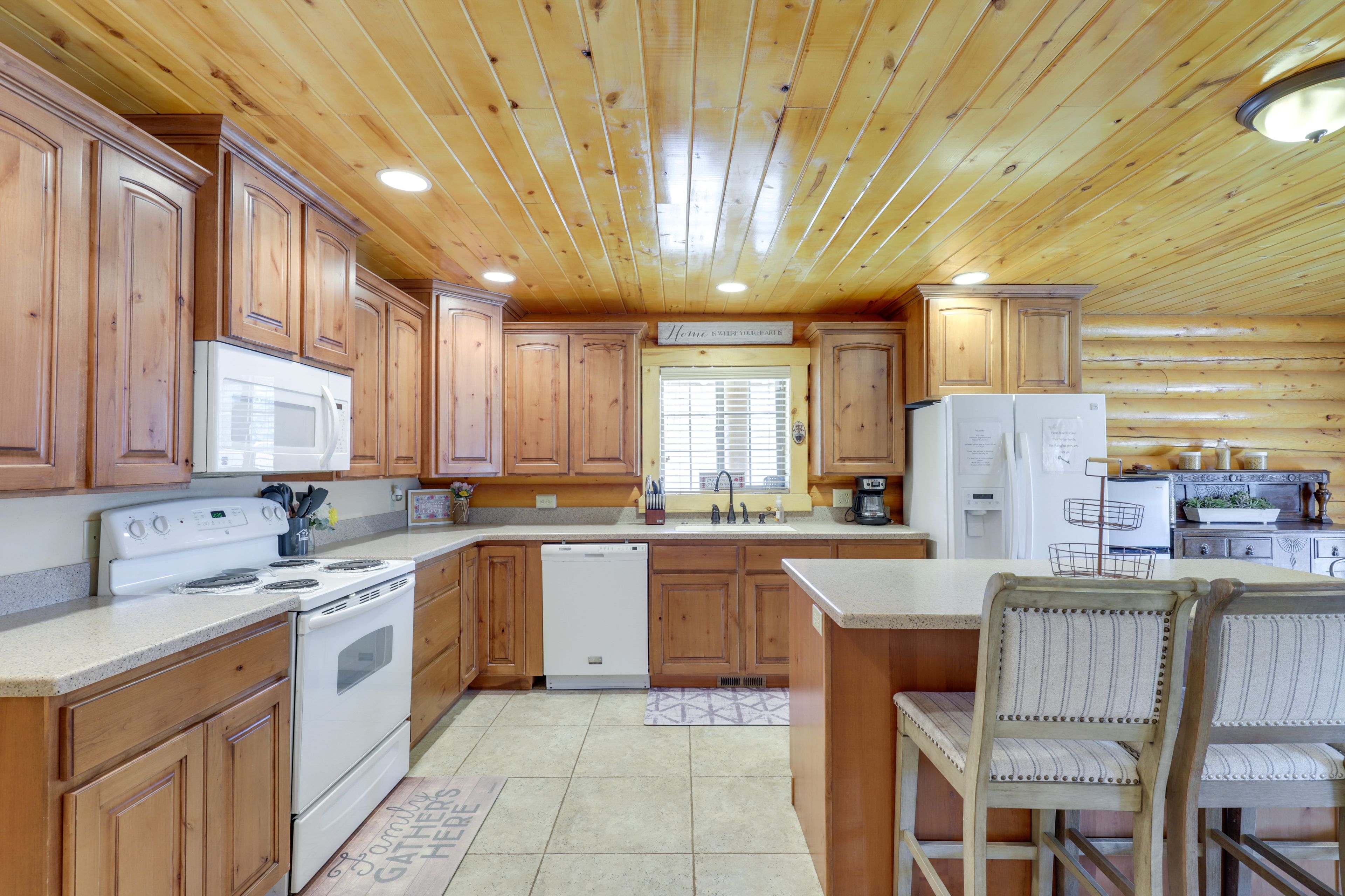 Kitchen | Cooking Basics | Coffee Maker | Paper Towels/Trash Bags Provided
