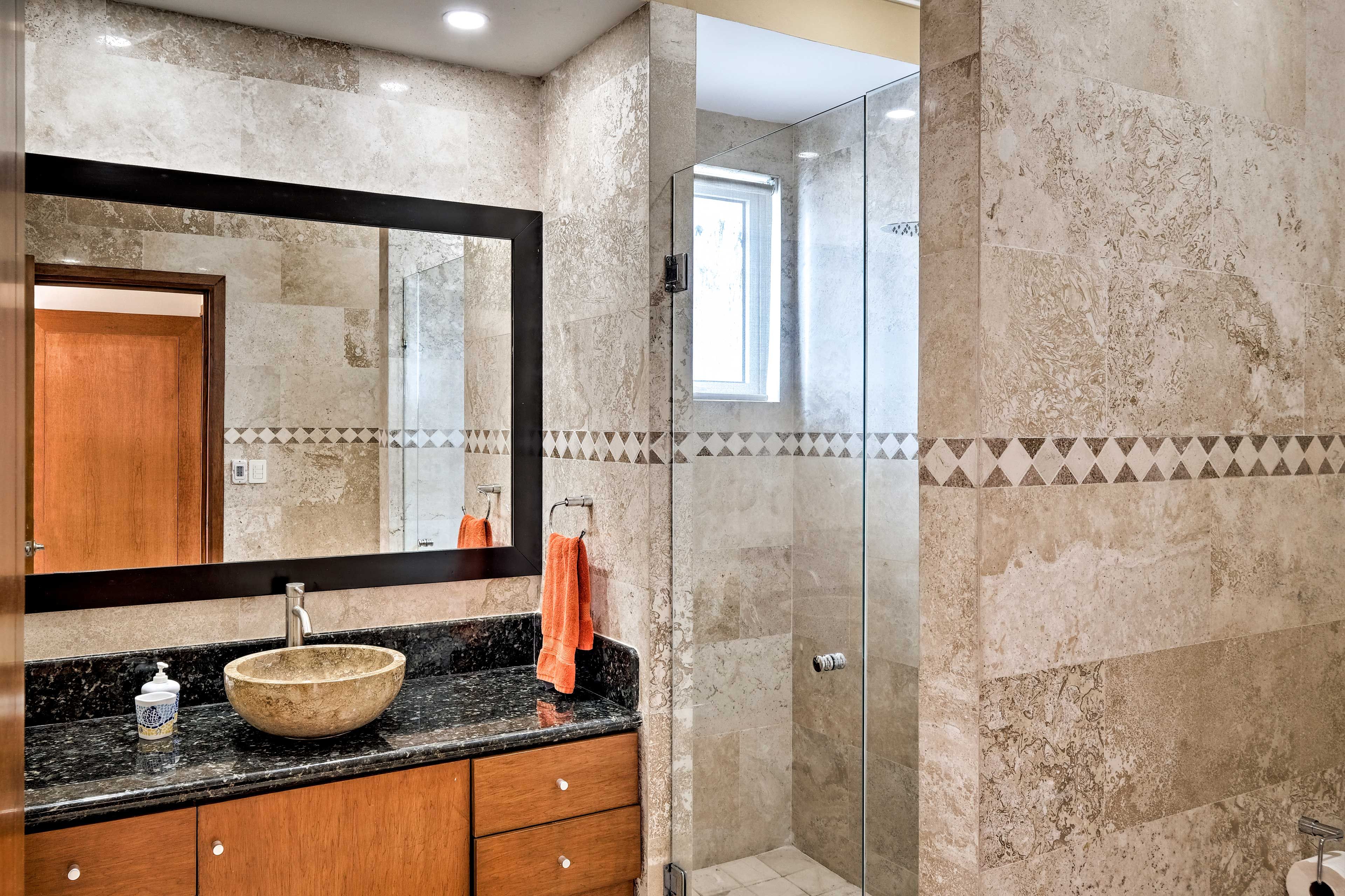 En-Suite Bathroom | Towels Provided