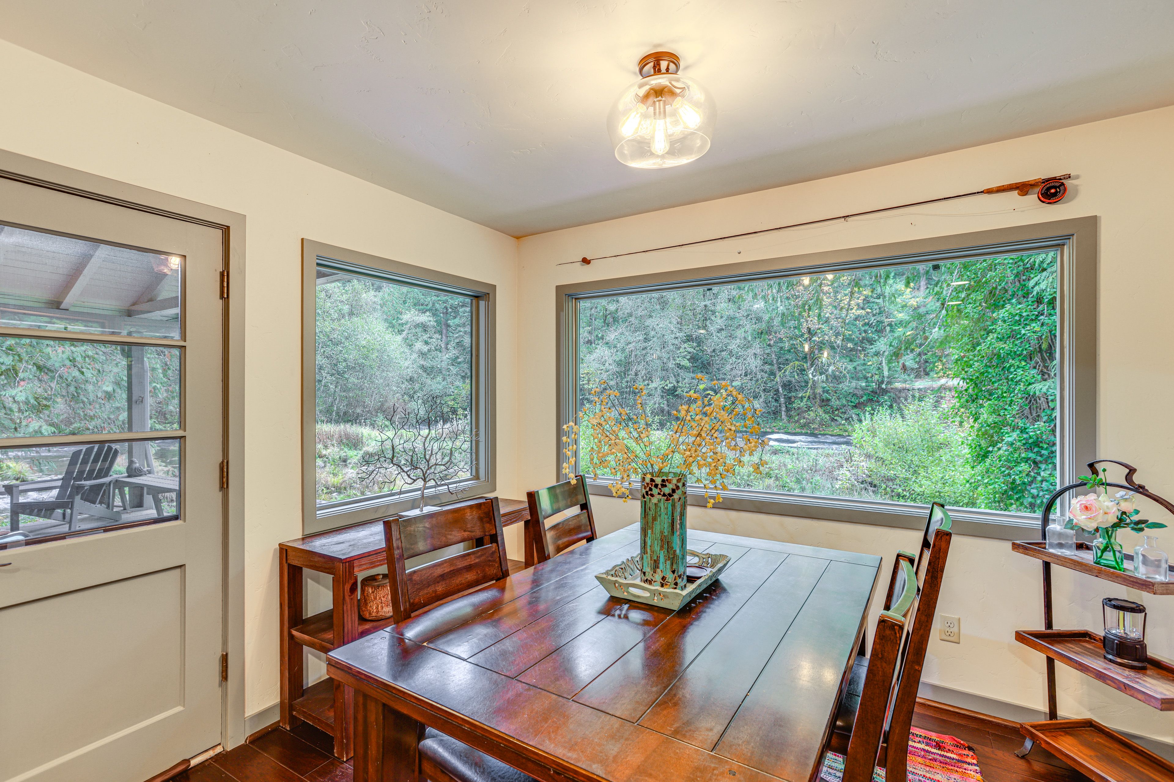 Dining Table | Dishware & Flatware Provided