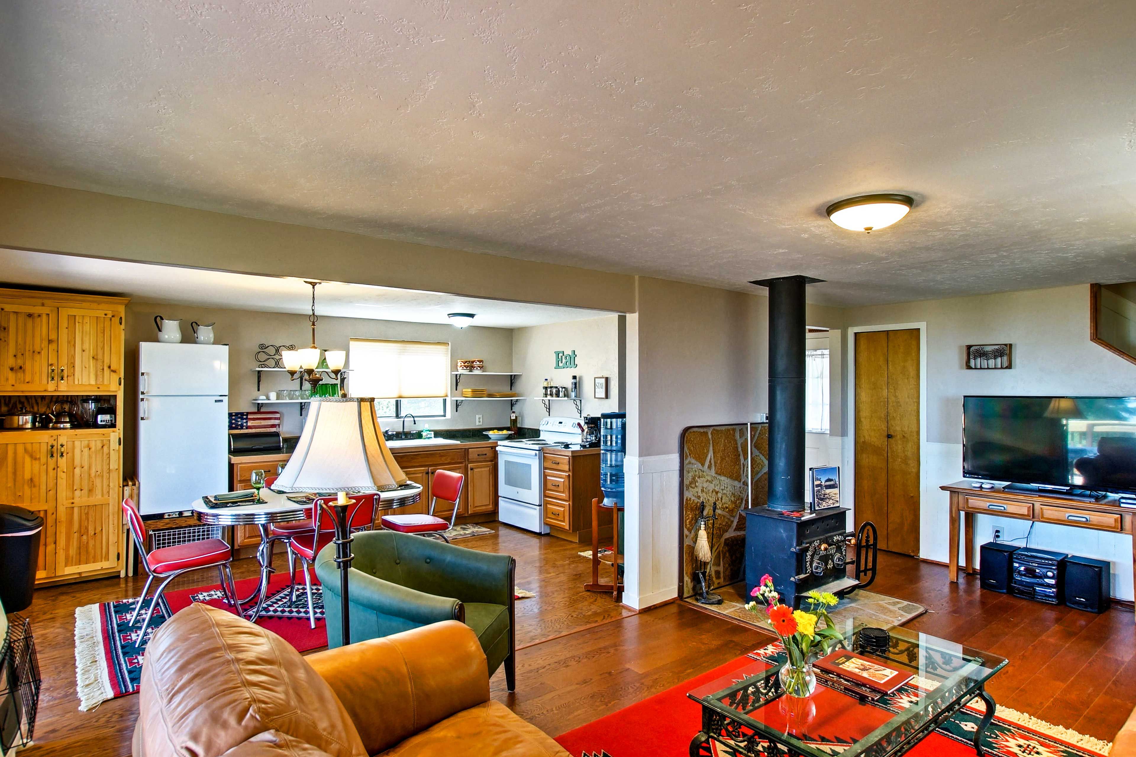 The open floor plan allows room for everyone in the group to sprawl out.