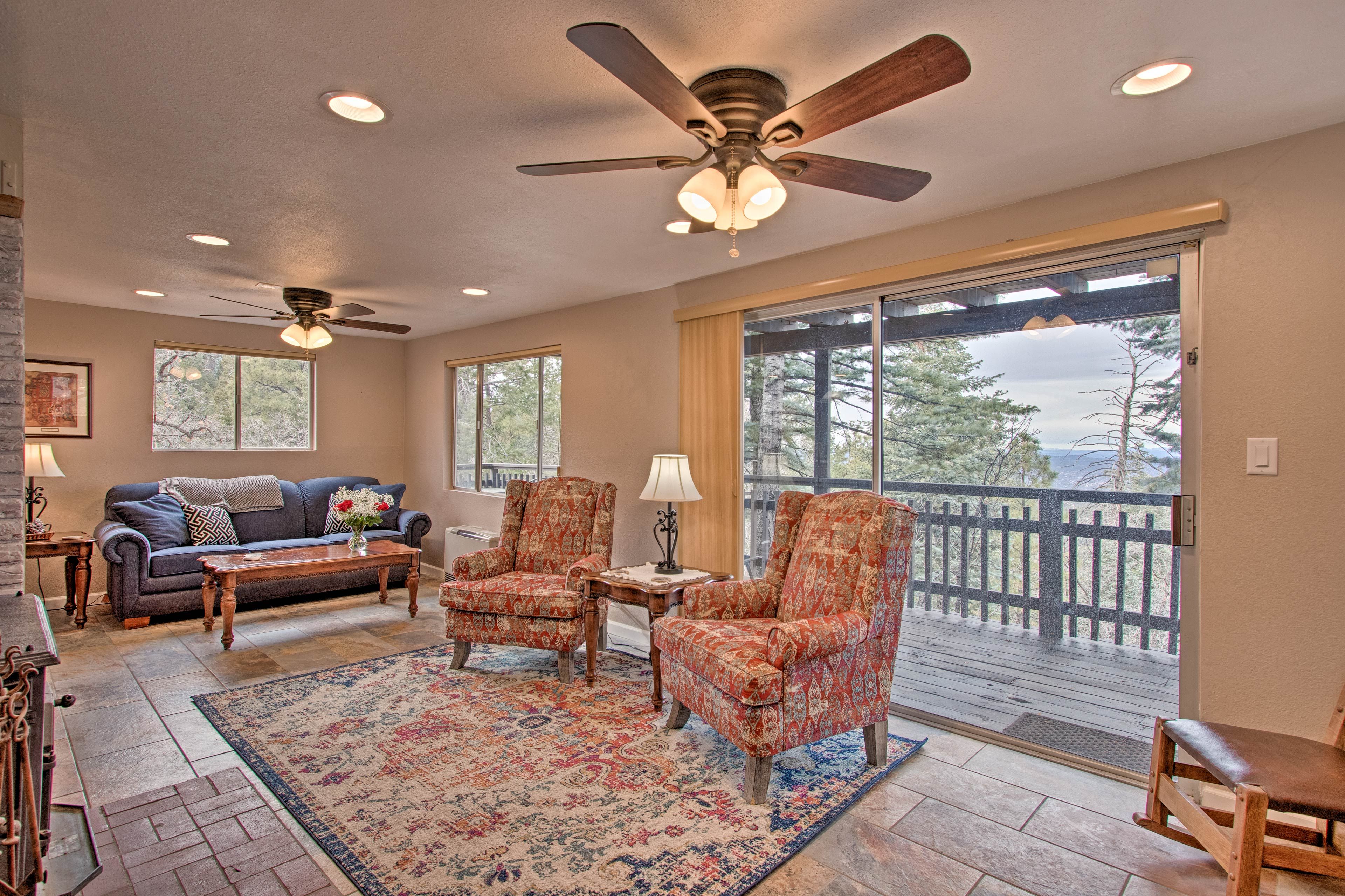 This 1,152-square-foot home is ideal for groups of 7.