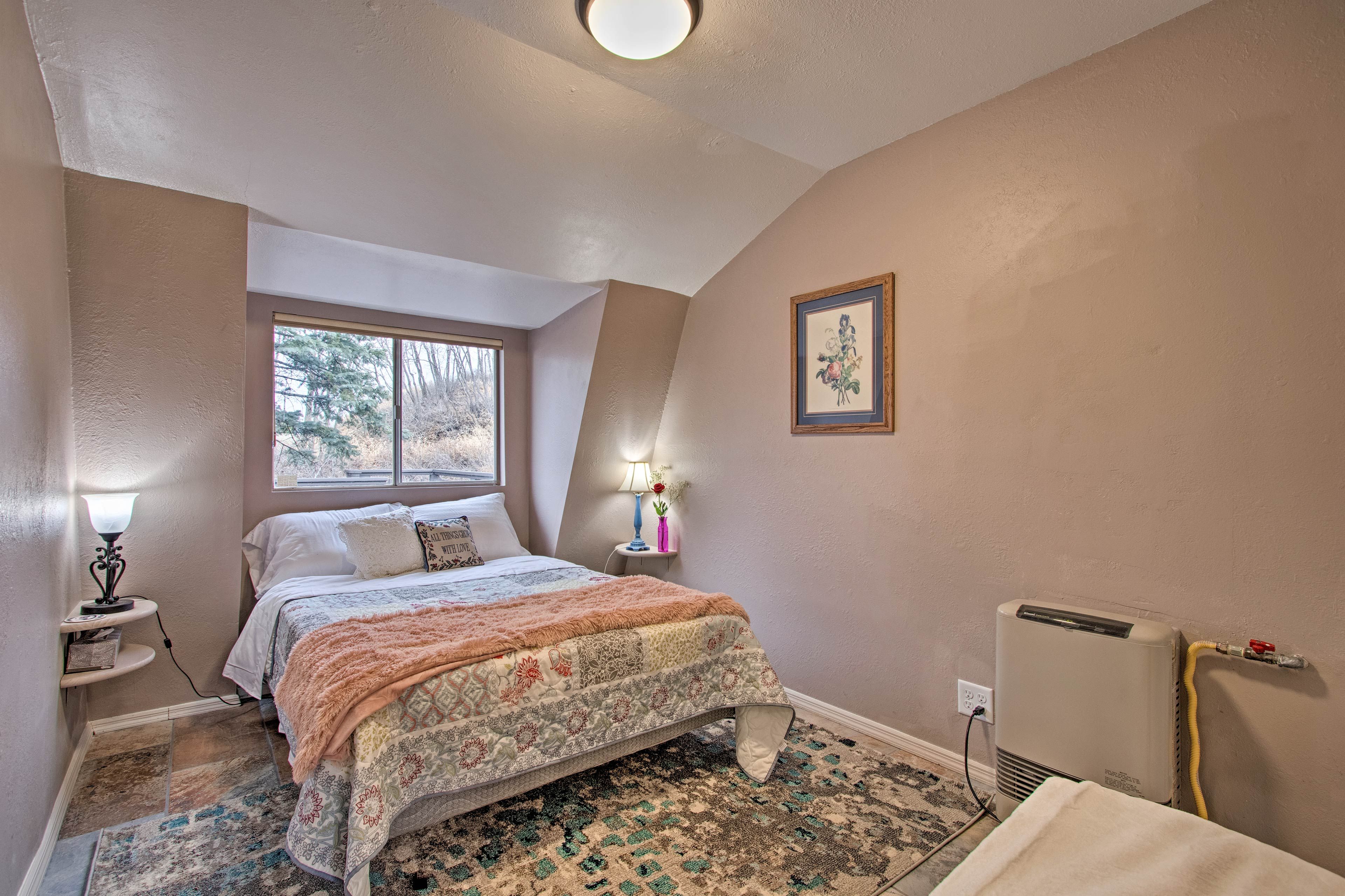 This room has a full-sized bed for 2.
