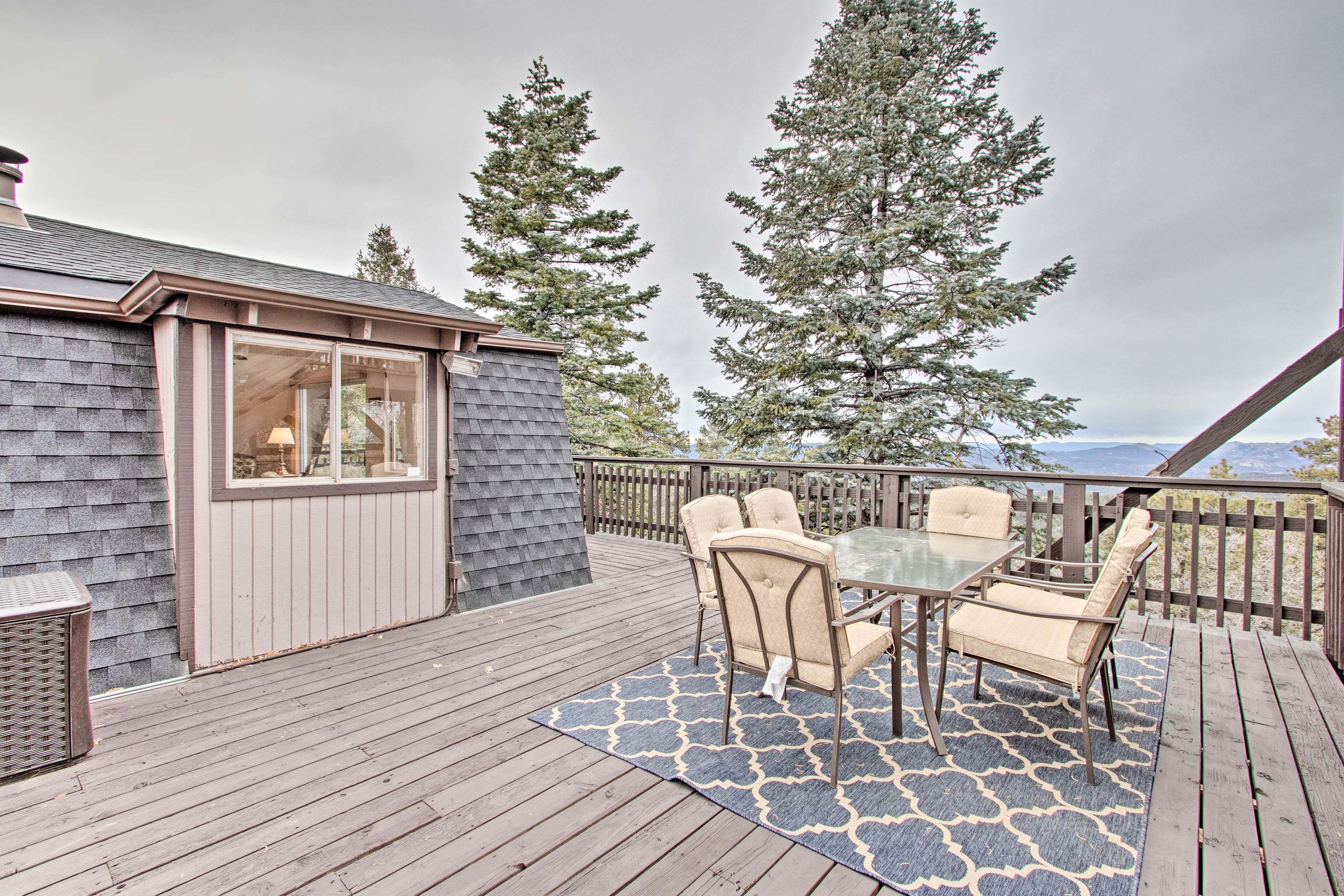 'Raven's Nest' is the perfect vacation rental for your next trip to Prescott.
