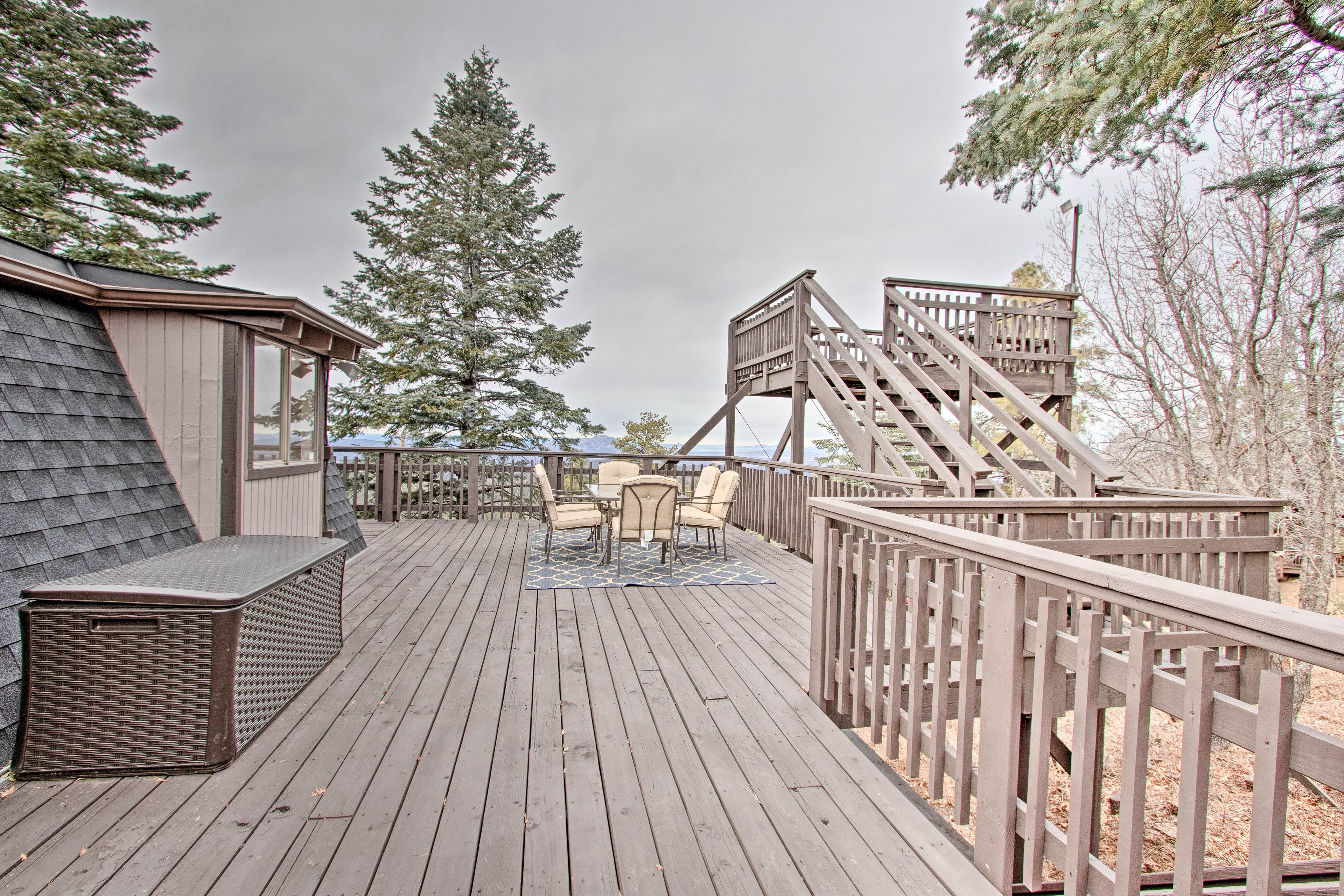 There's plenty of room for activities on this deck.