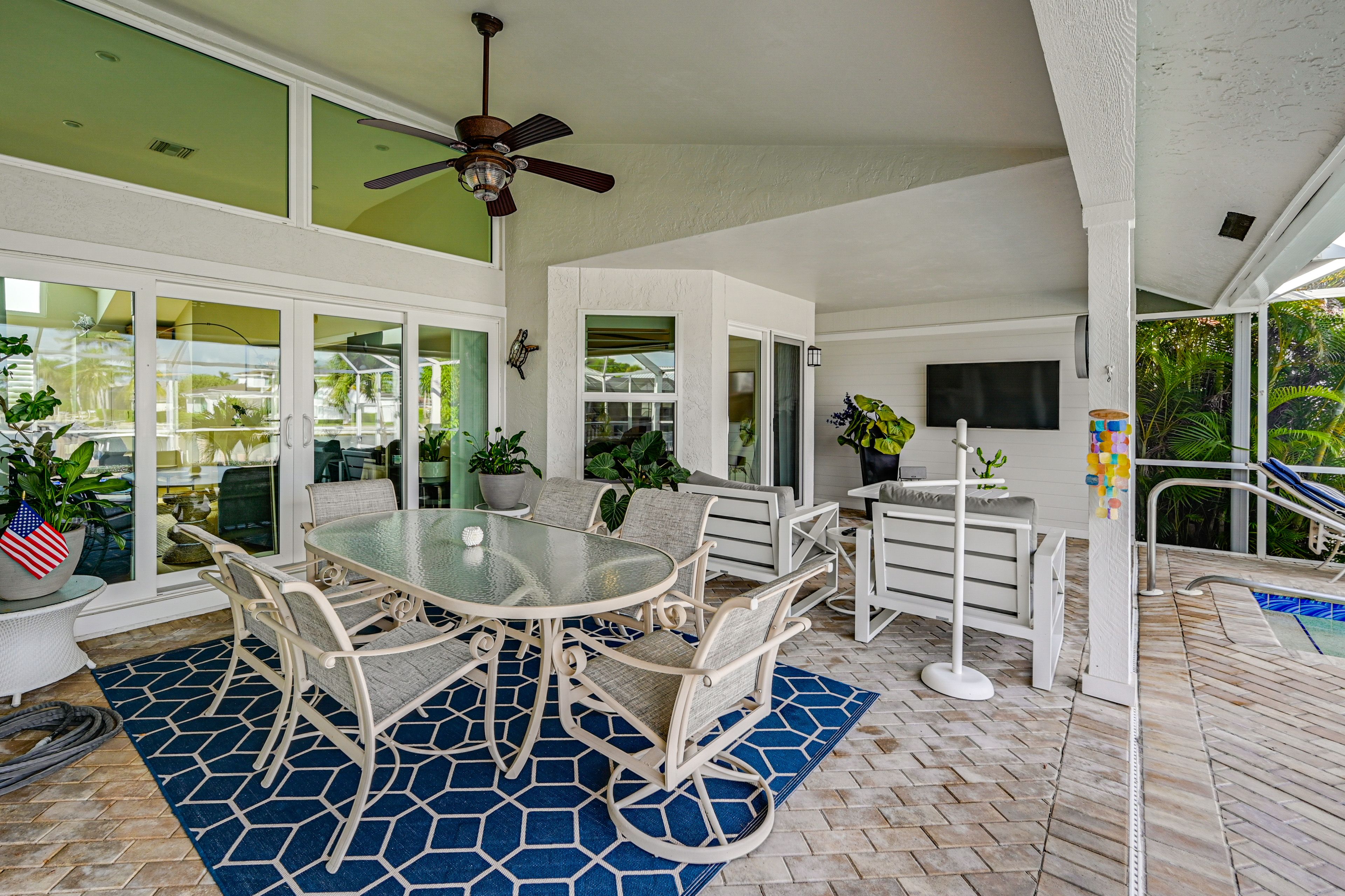 Covered Patio | Outdoor Dining | Fire Pit