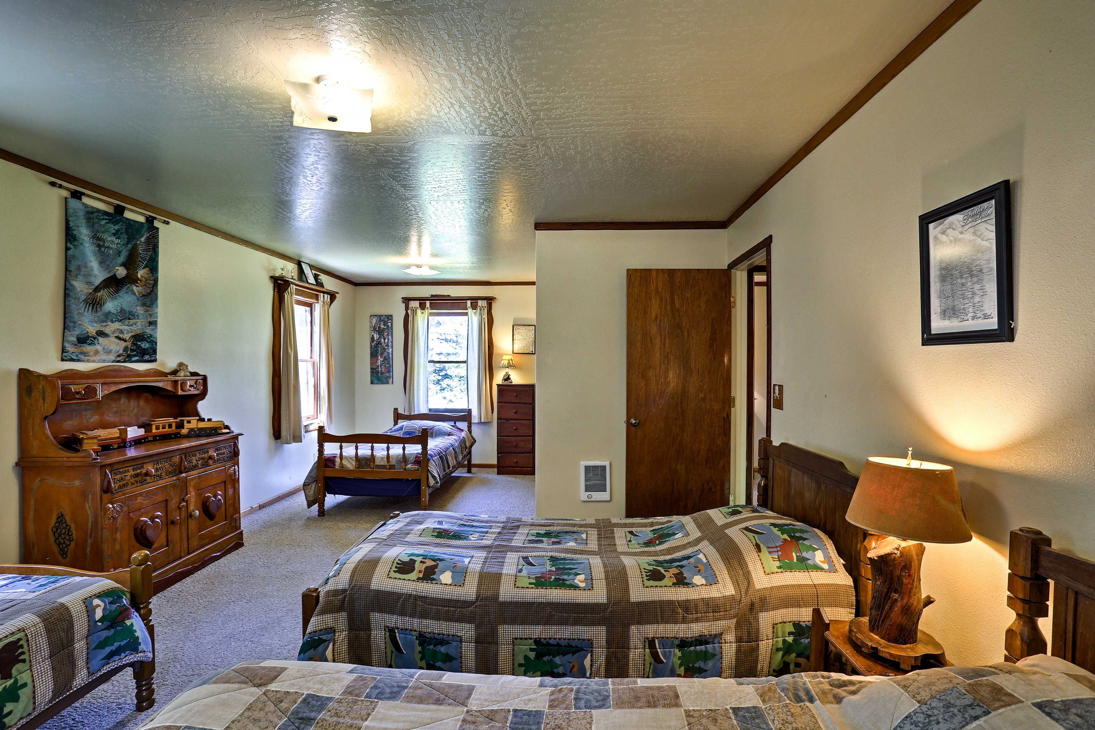The four twin beds comfortably sleep 4 guests.