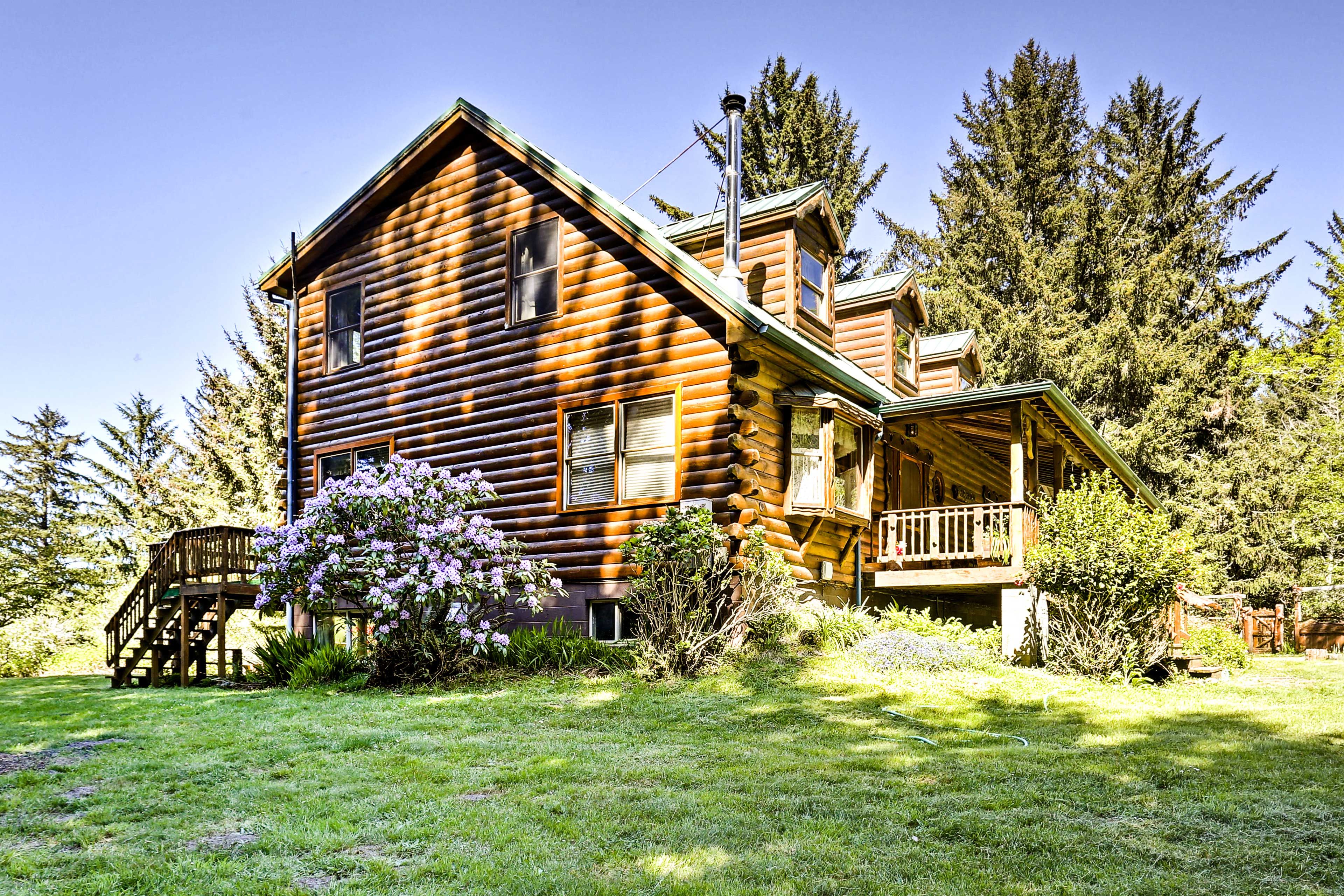 This cabin is as comfortable as it is charming.