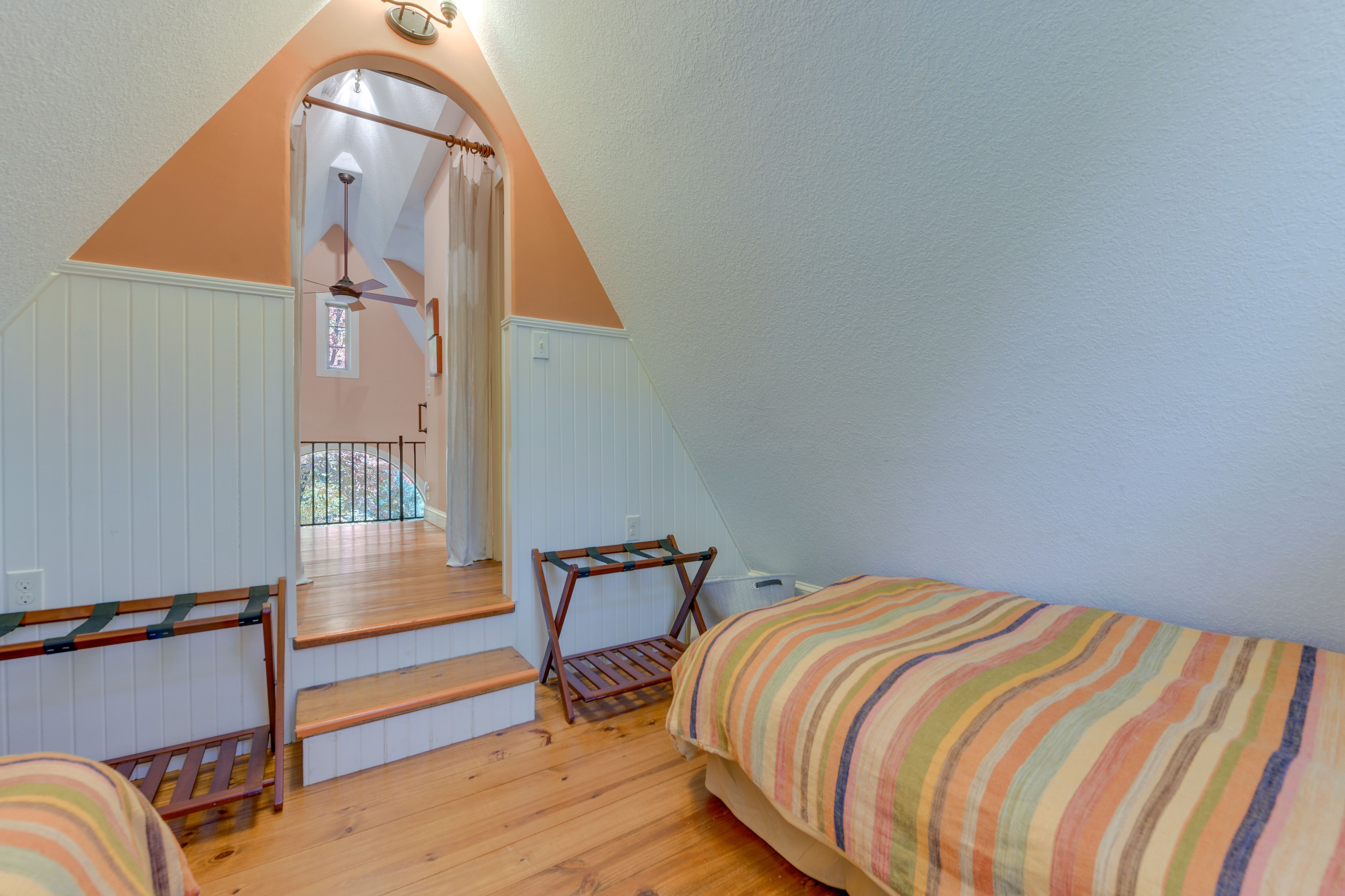 Bedroom | 2 Twin Beds w/ Tempur-Tops