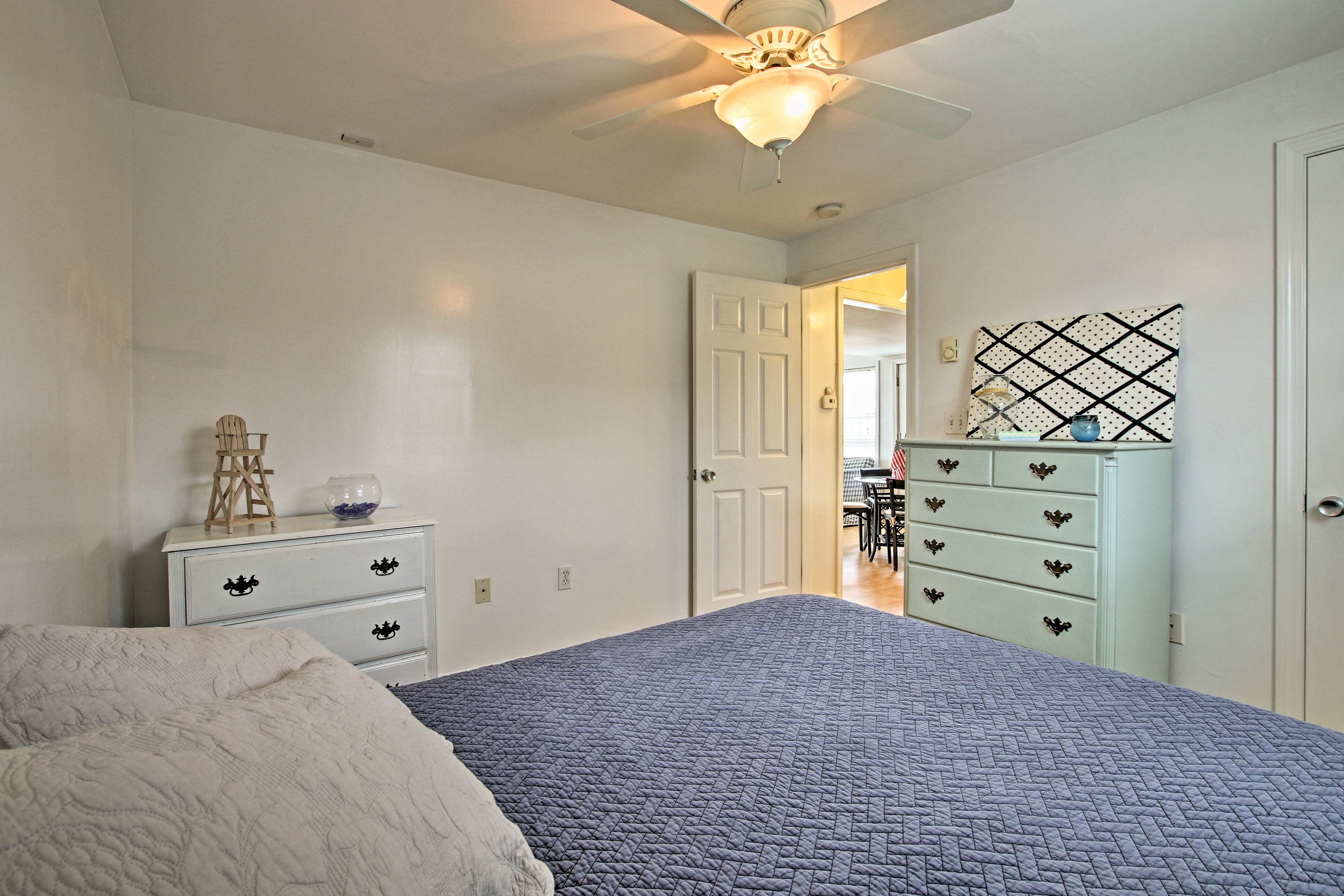 Keep your clothes organized using the dressers!