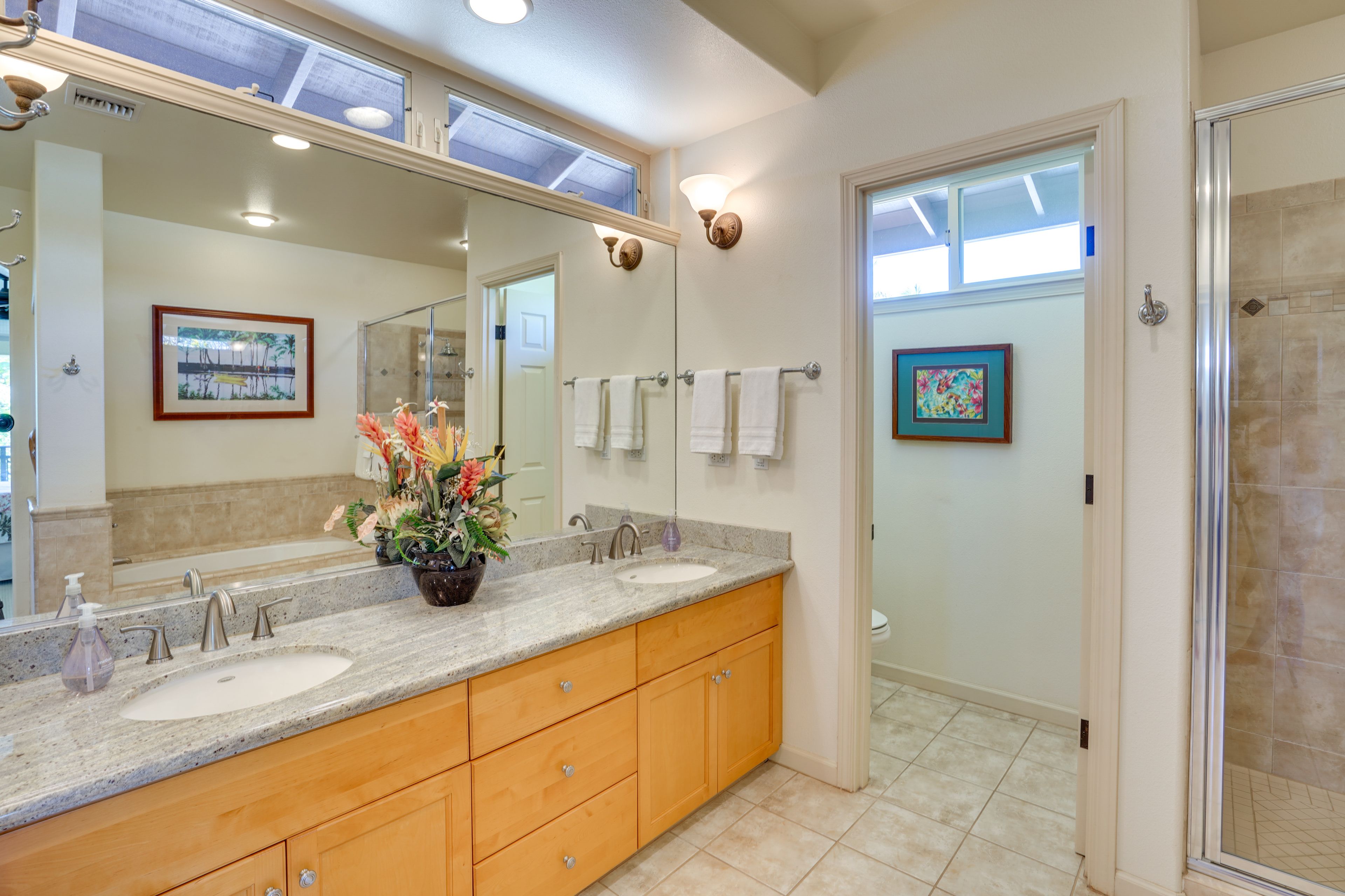 En-Suite Bathroom | Towels Provided