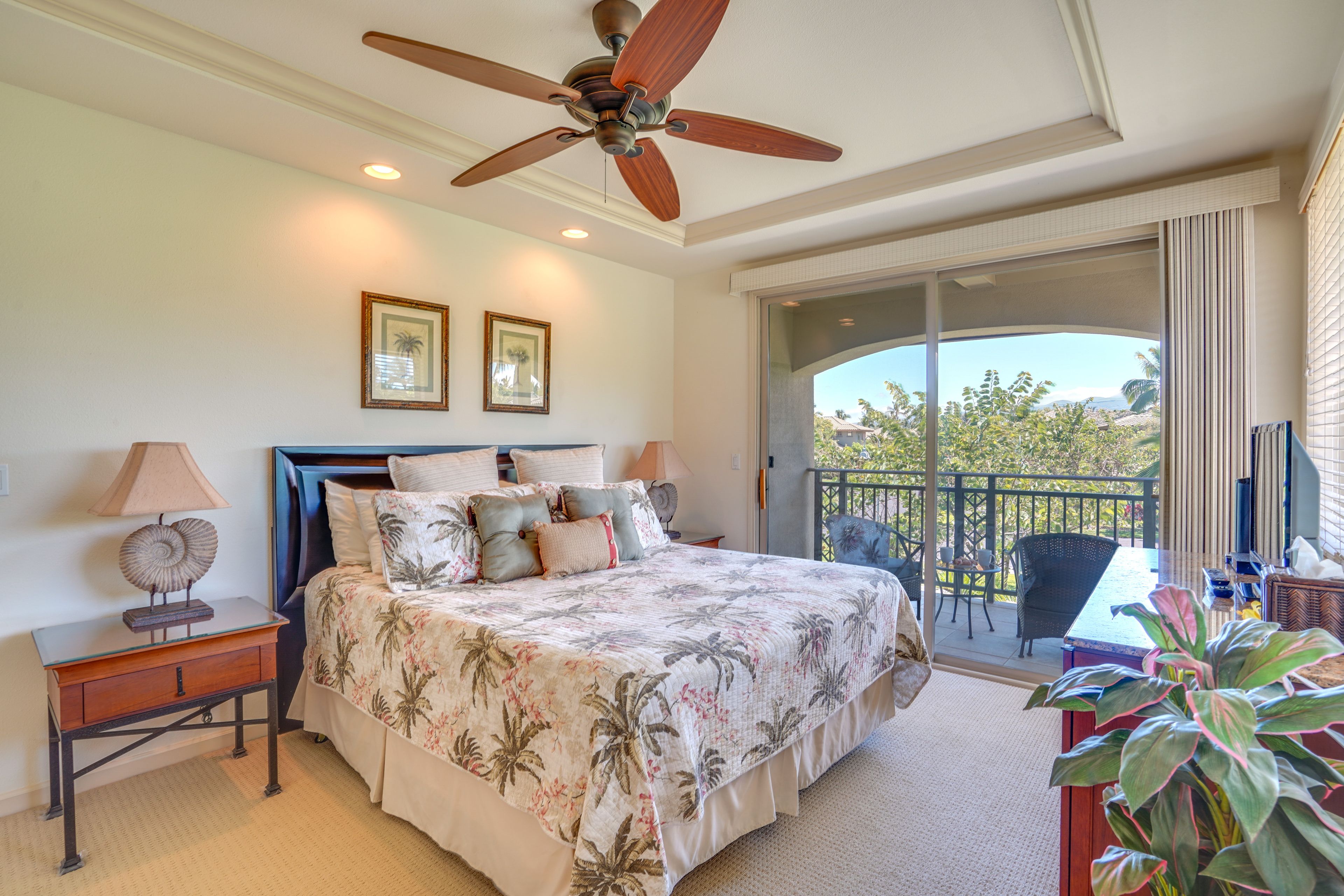 Bedroom 1 | King Bed | Linens Provided
