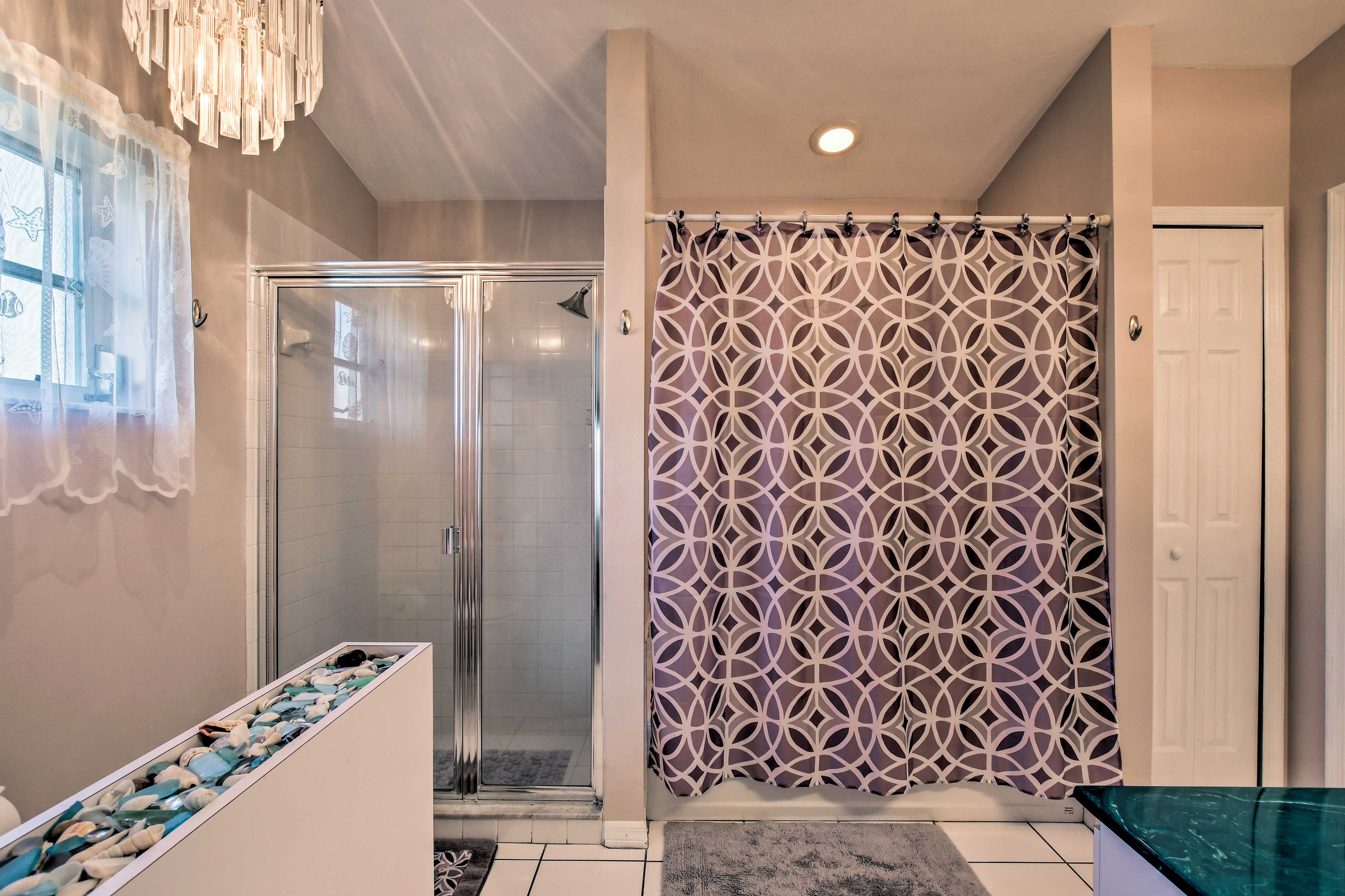You’ll love the convenient en-suite bathroom.