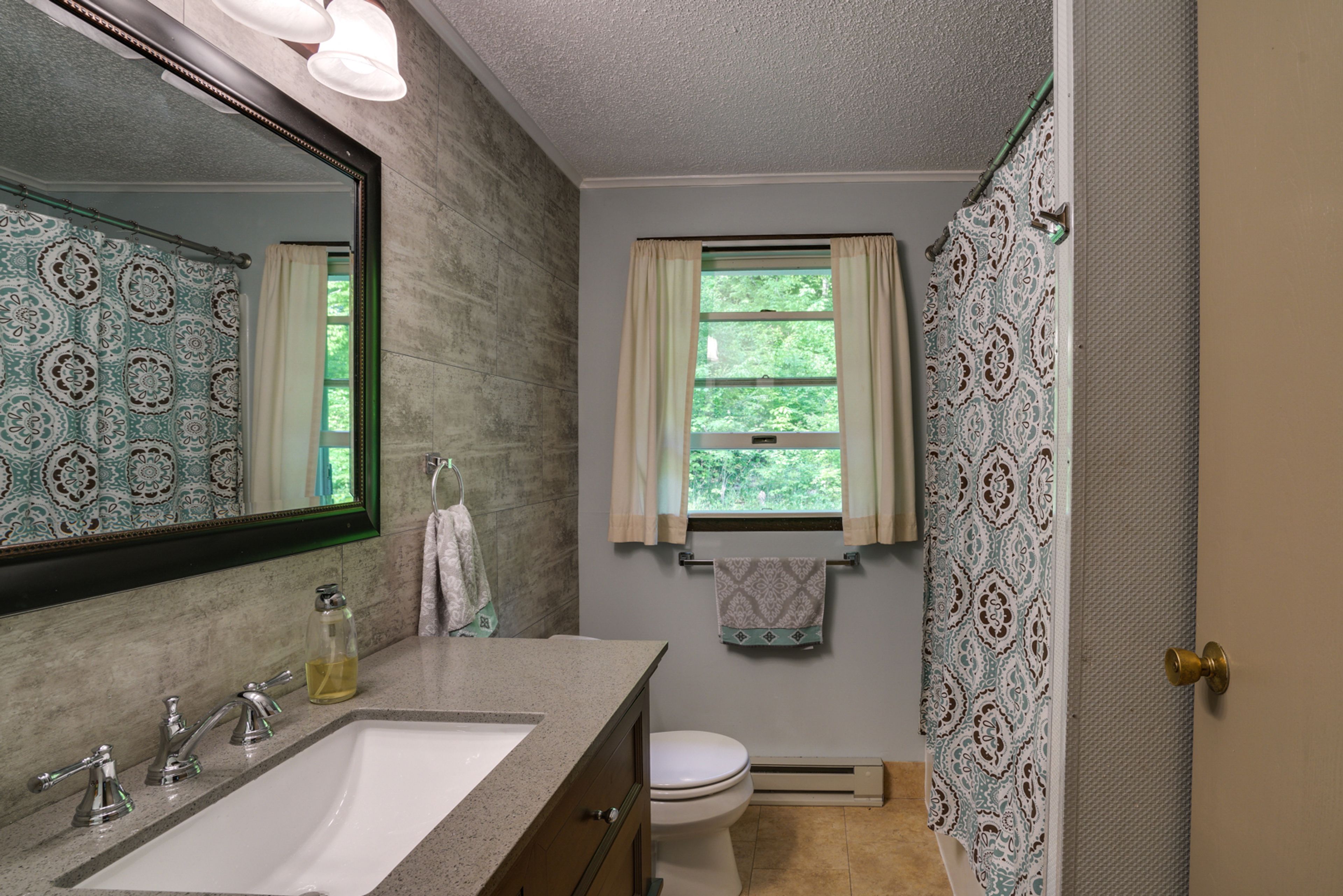 Bathroom | Towels Provided