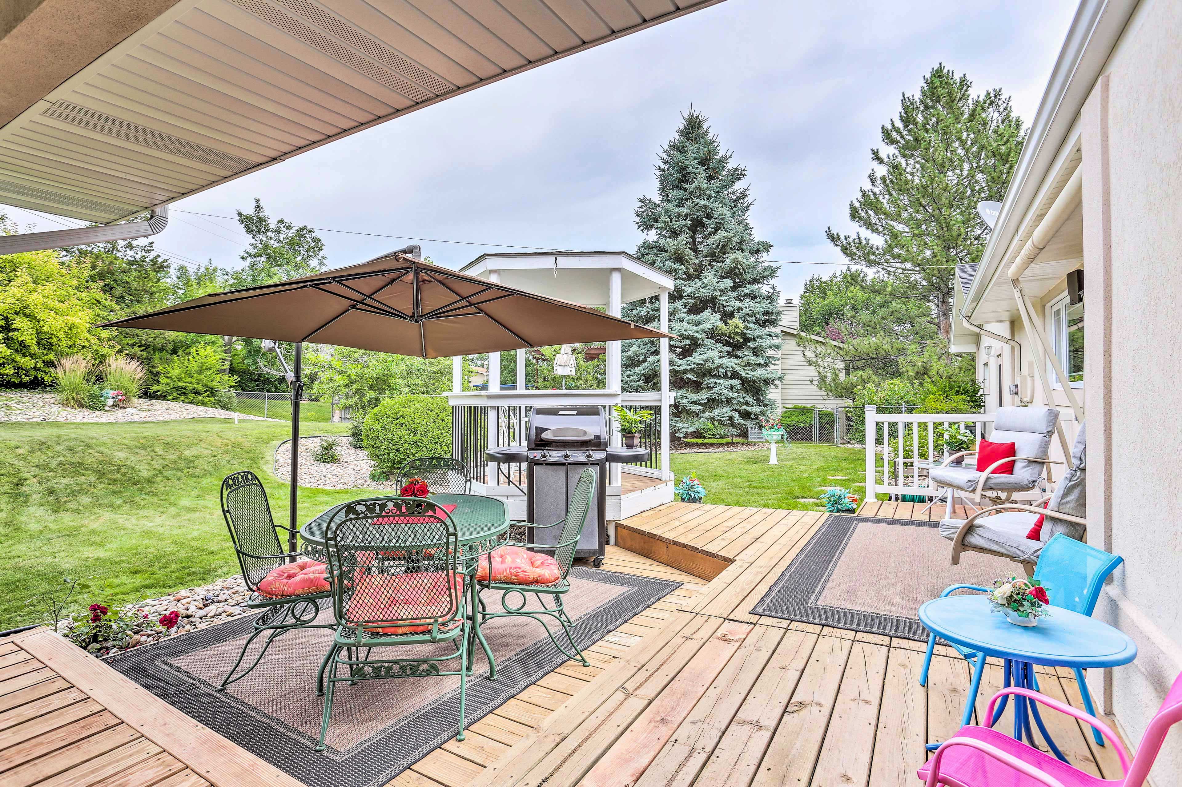 Step outside for cocktails in the fresh air.