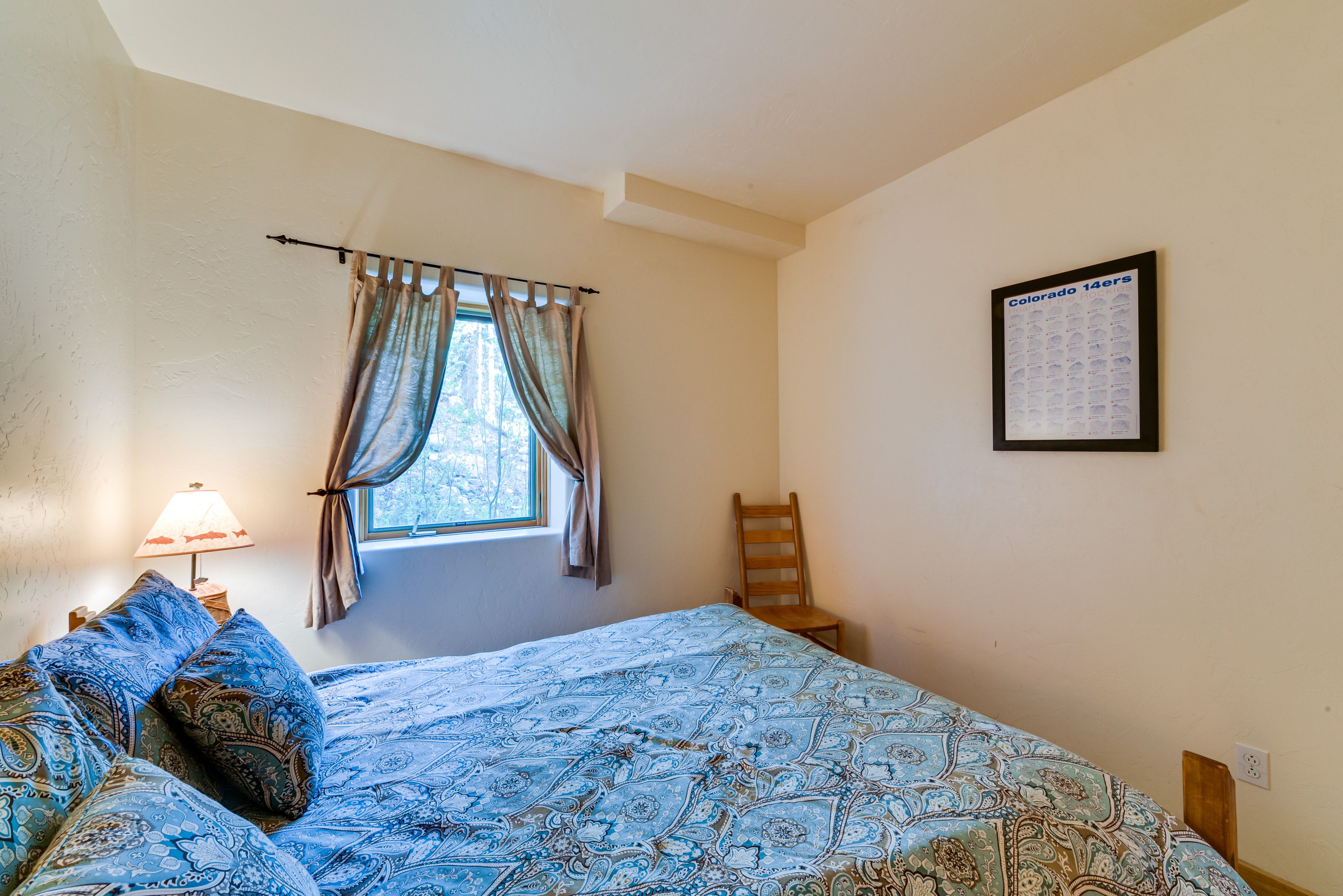 Bedroom 3 | Queen Bed