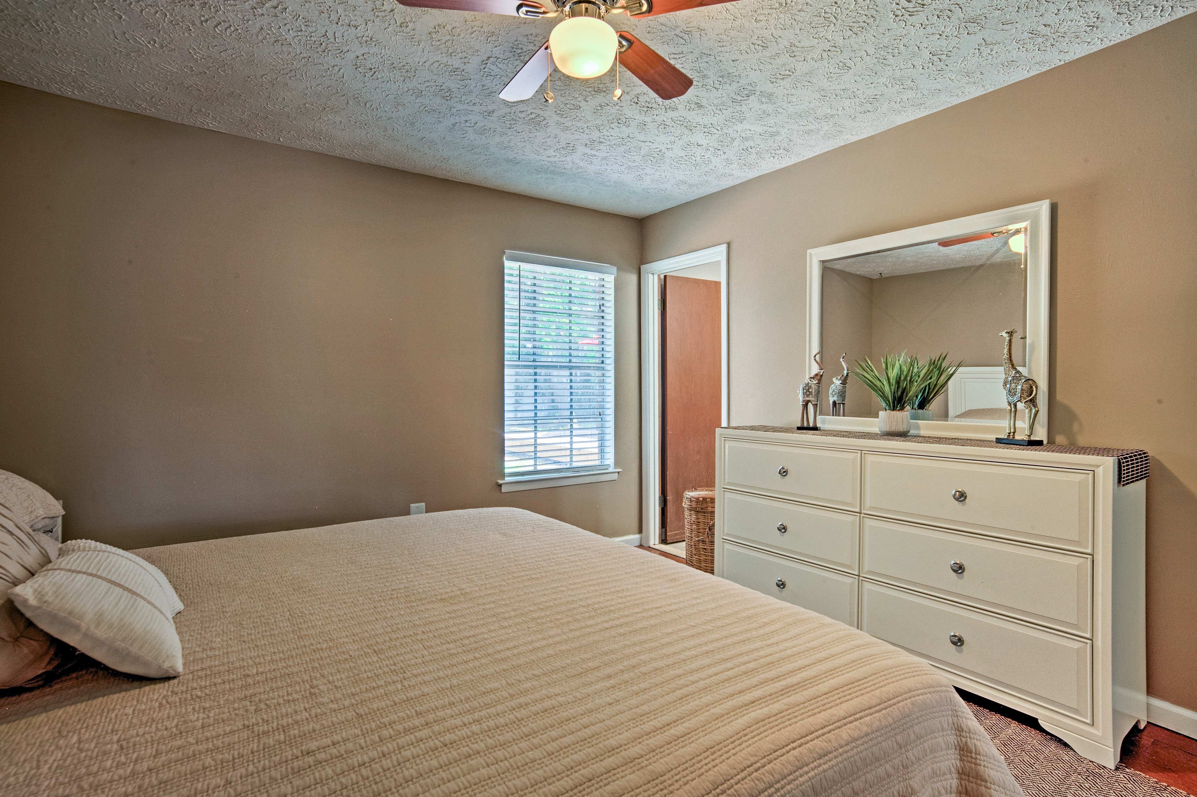 This bedroom has an en-suite bathroom and plenty of space for your clothes.