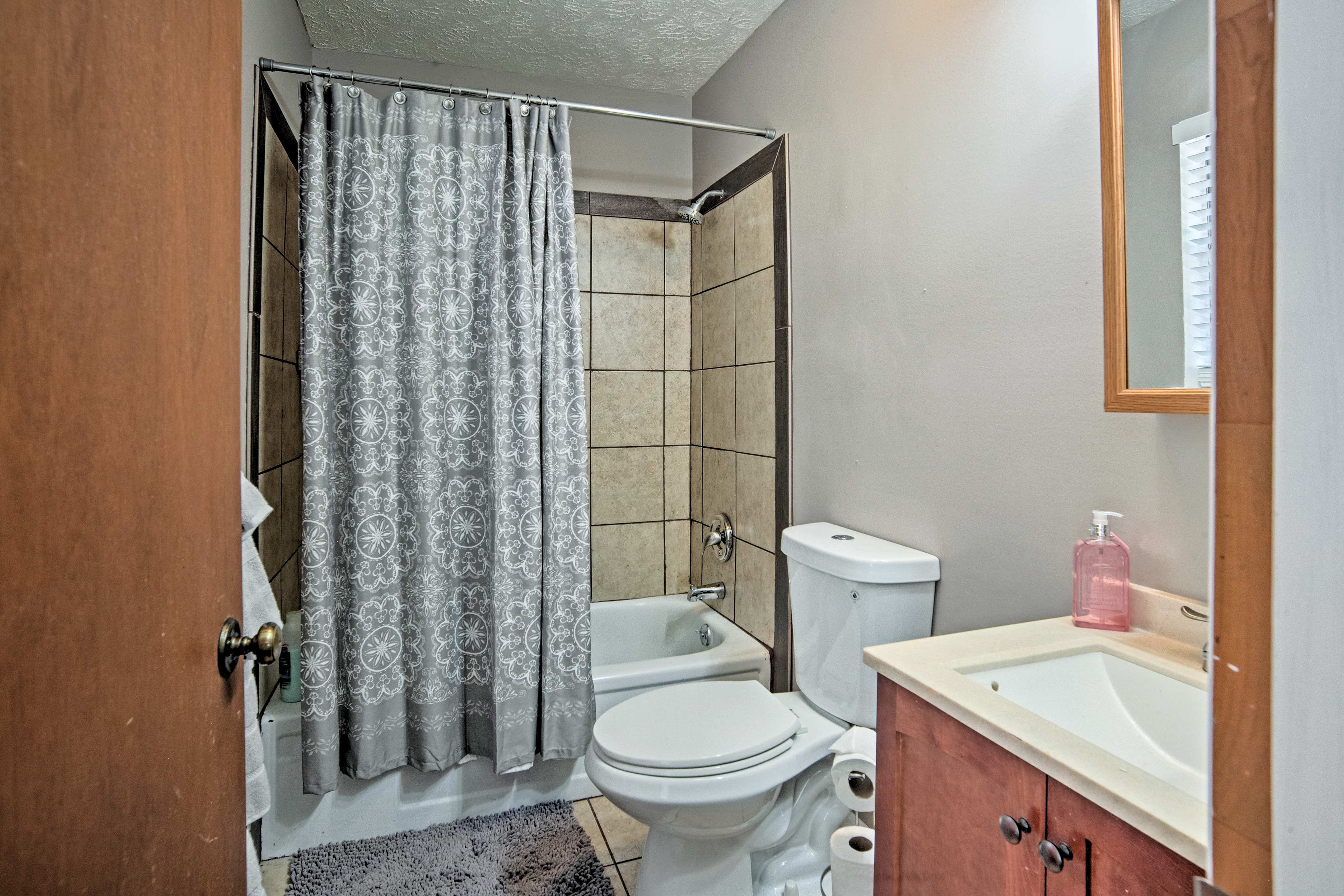 Rinse off the sand in the first full bathroom.