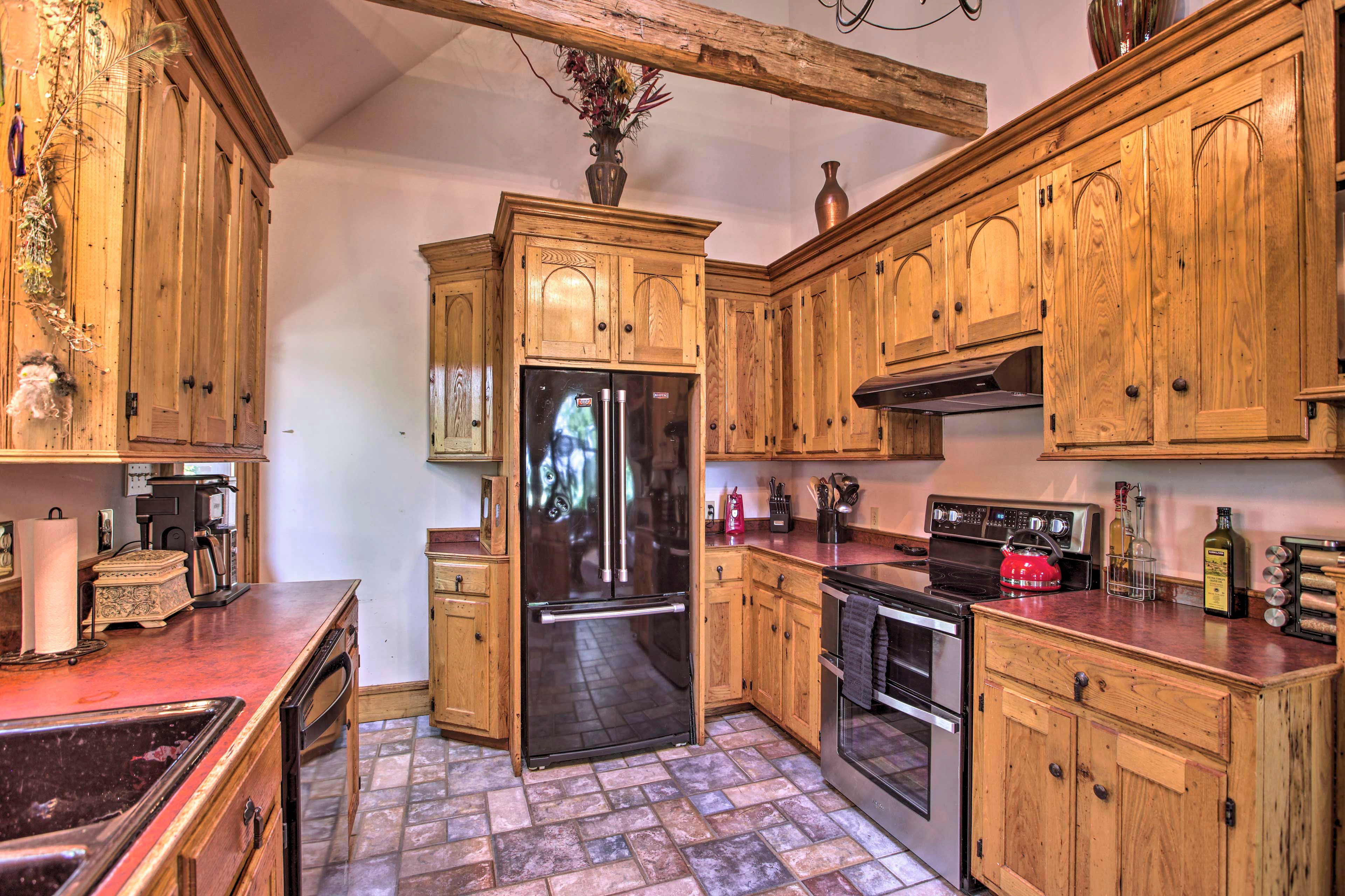 Kitchen | Dishware/Flatware | Pots/Pans