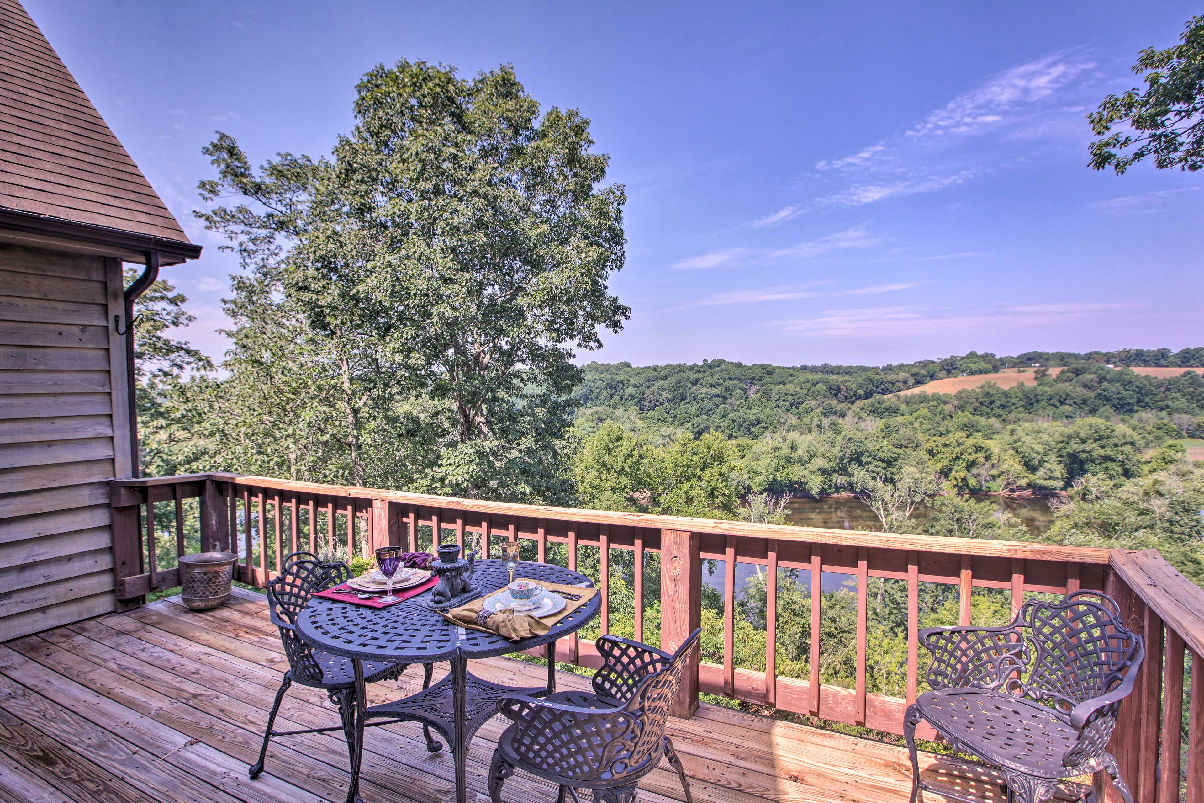 Furnished Deck