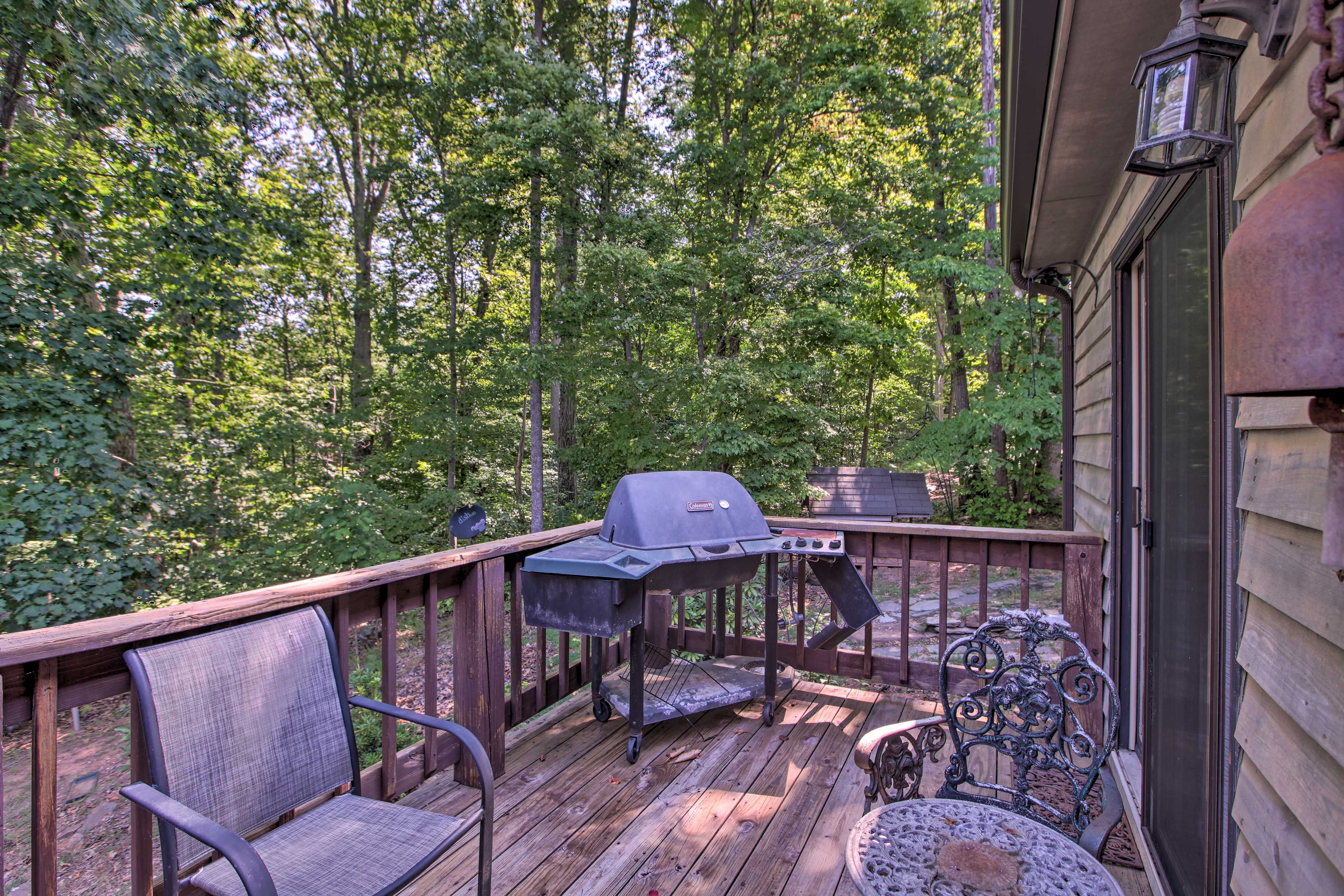 Private Deck | Charcoal Grill