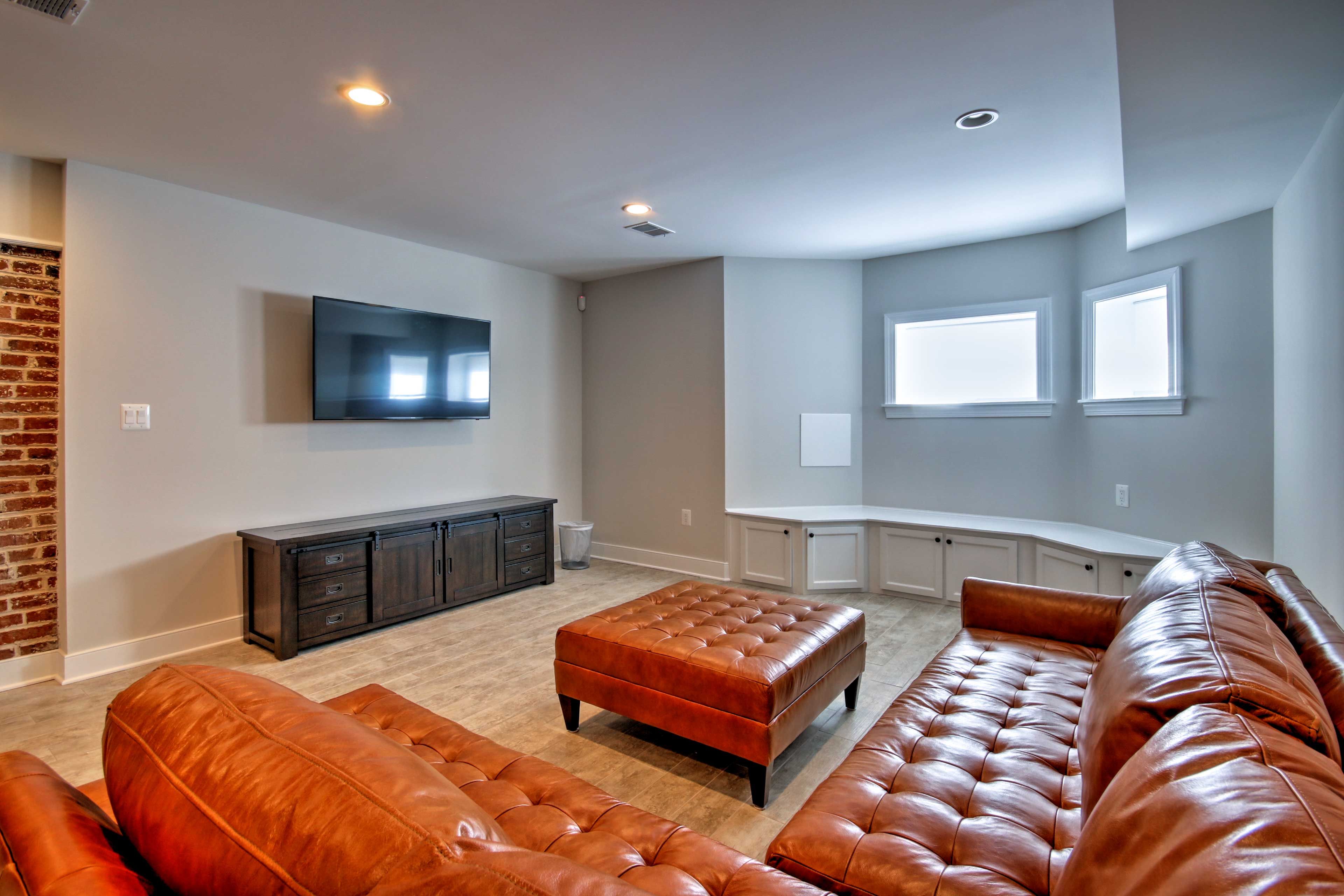 Family Room | Smart TV | Free WiFi