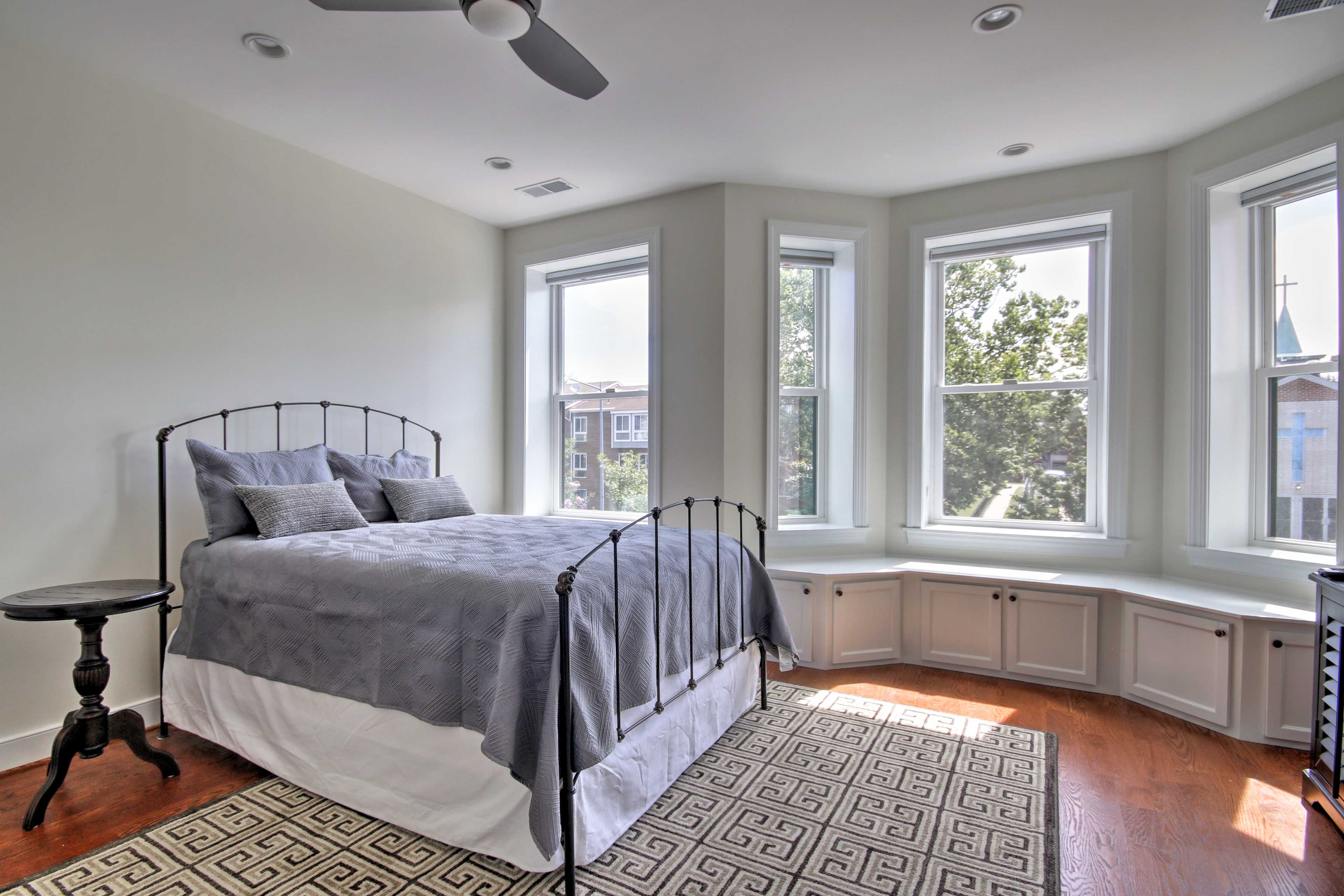 Bedroom 1 | Queen Bed | Upper Level