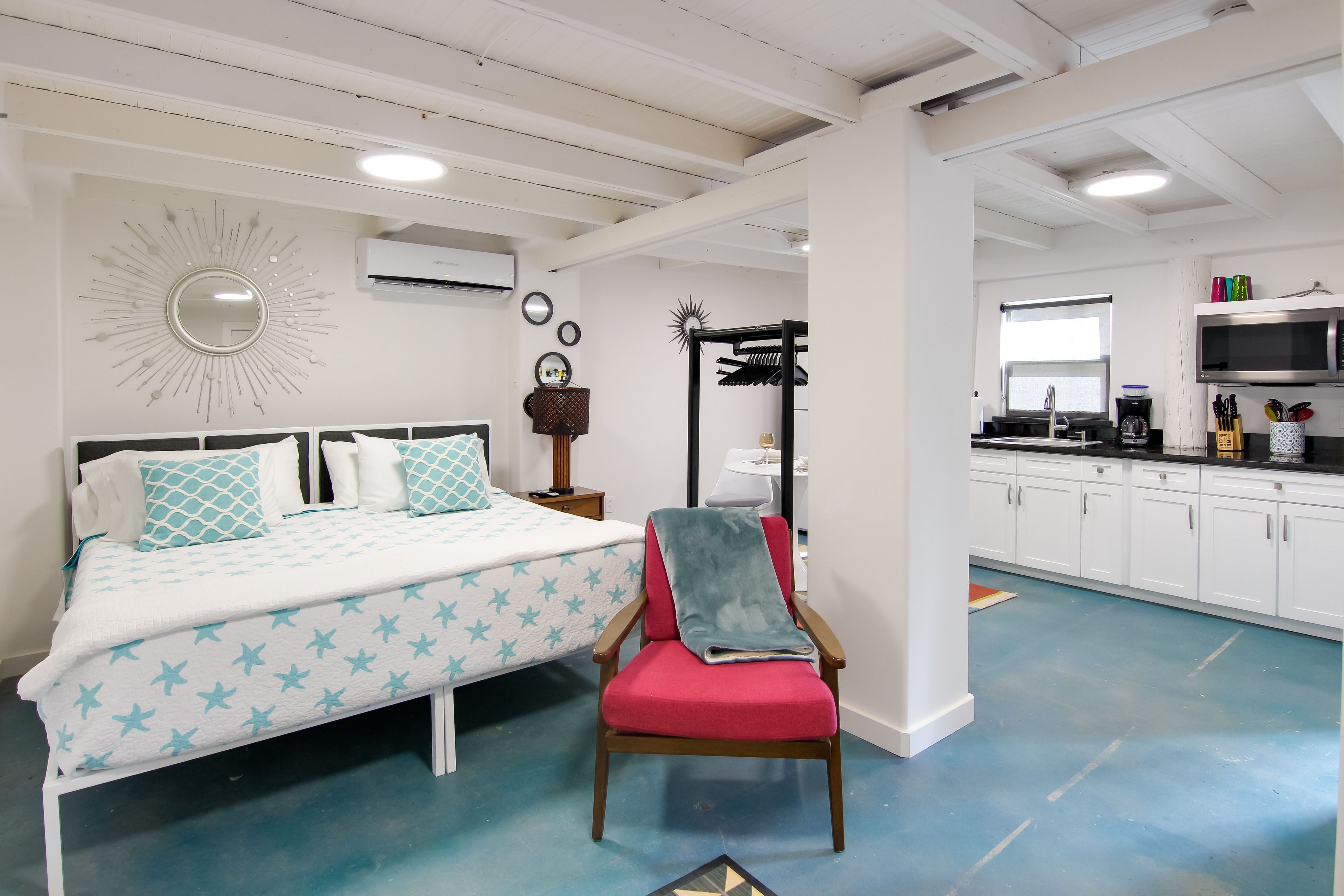 Studio | Living Space | Free WiFi | Central A/C & Heating