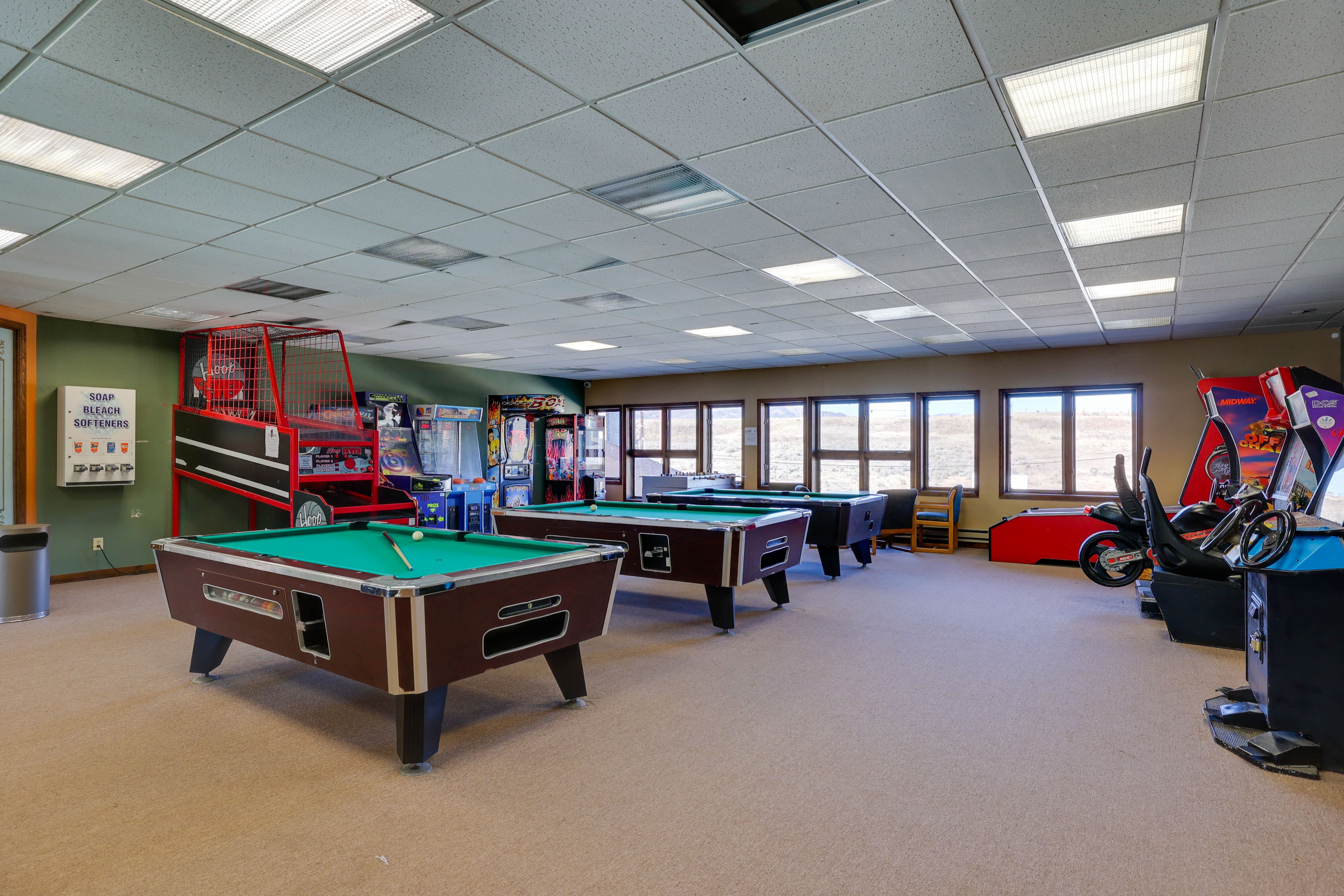 Community Amenities | Game Room & Arcade